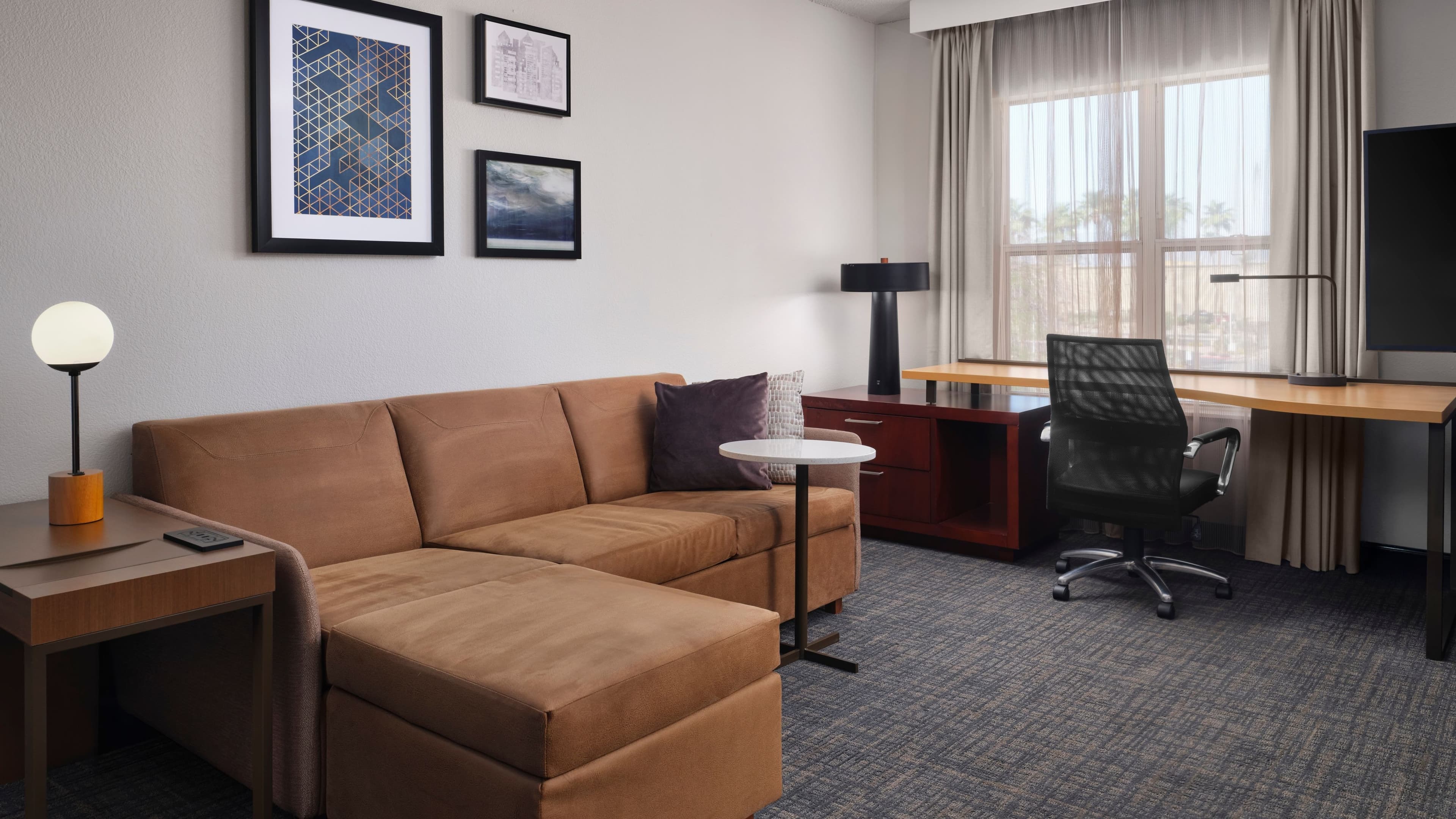 1 Bedroom Suite - Image 2