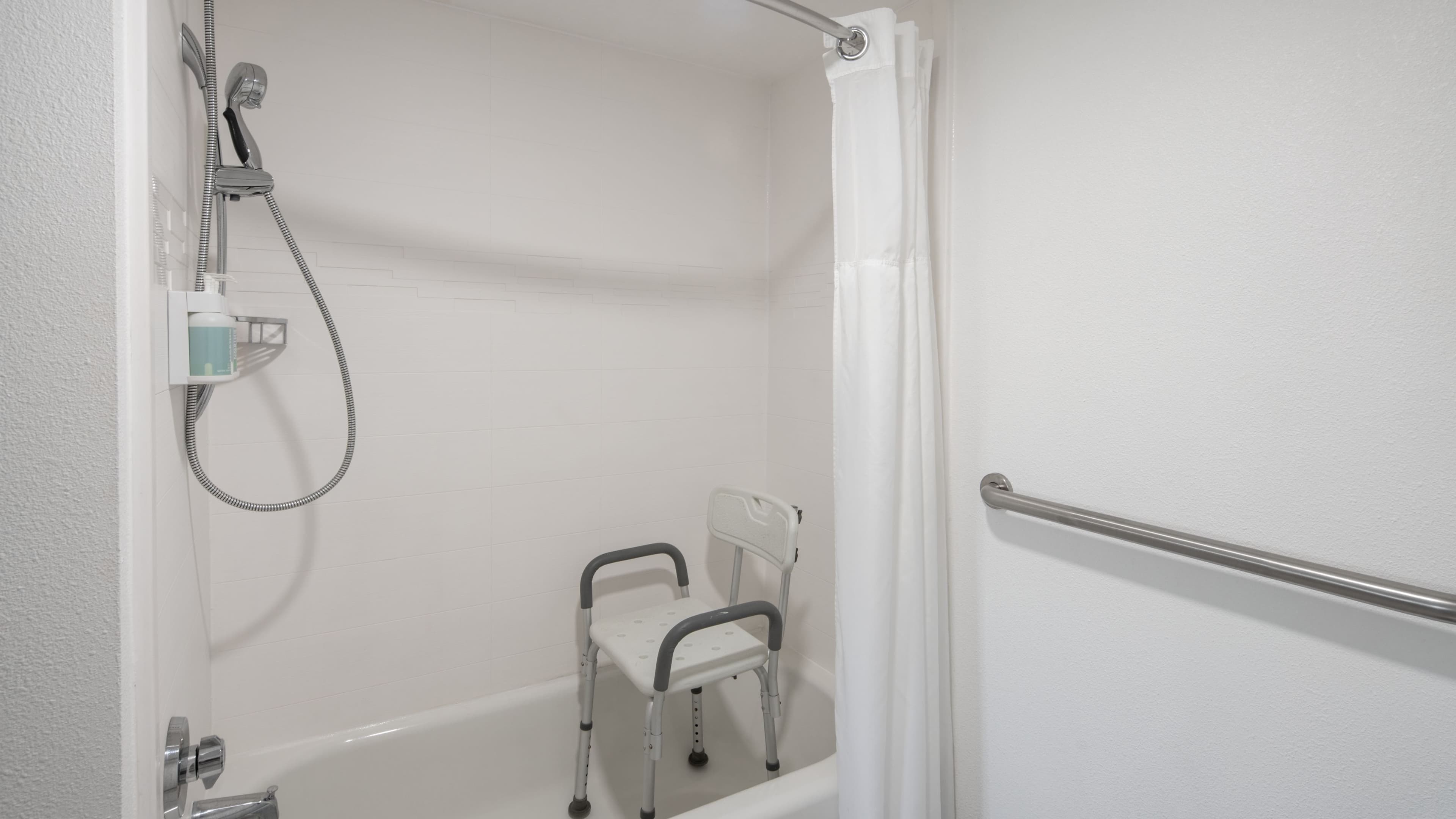 1 Bedroom Suite - Image 7