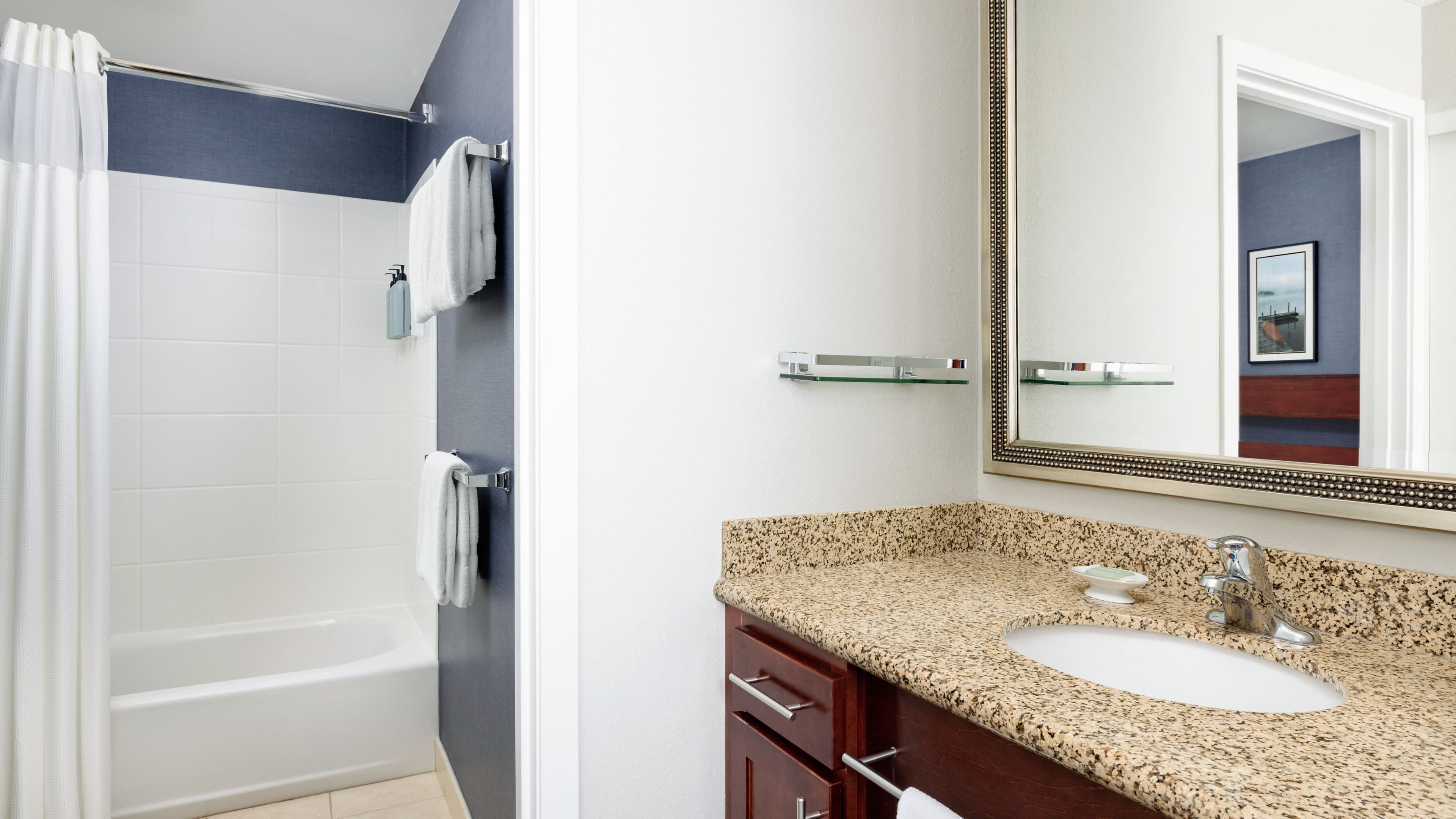 1 Bedroom Suite - Image 3