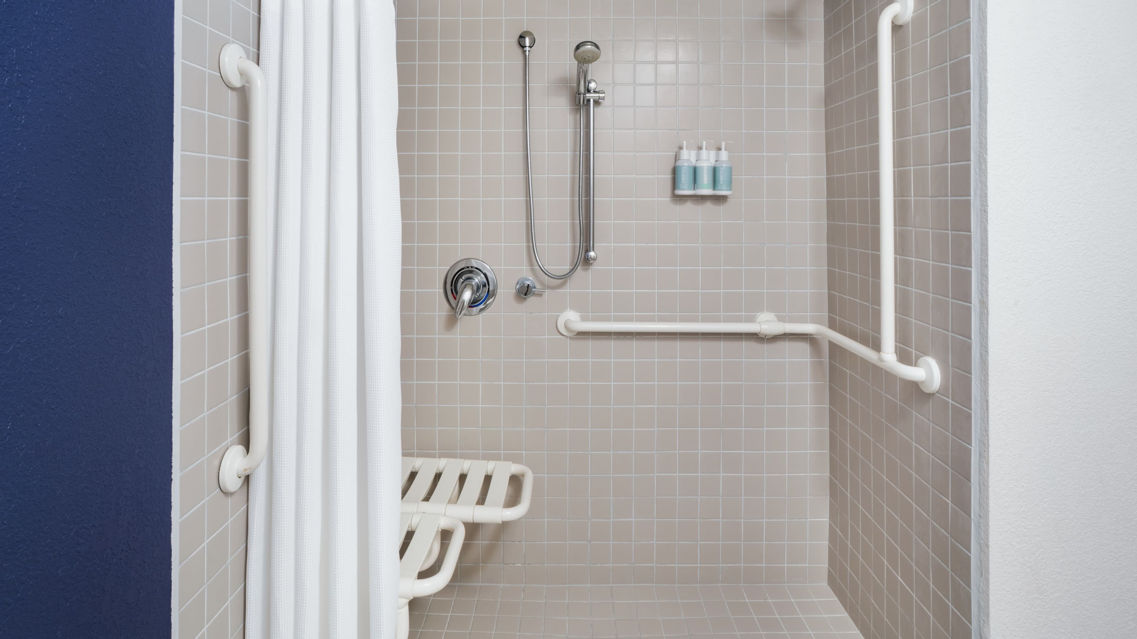 1 Bedroom Suite - Image 7