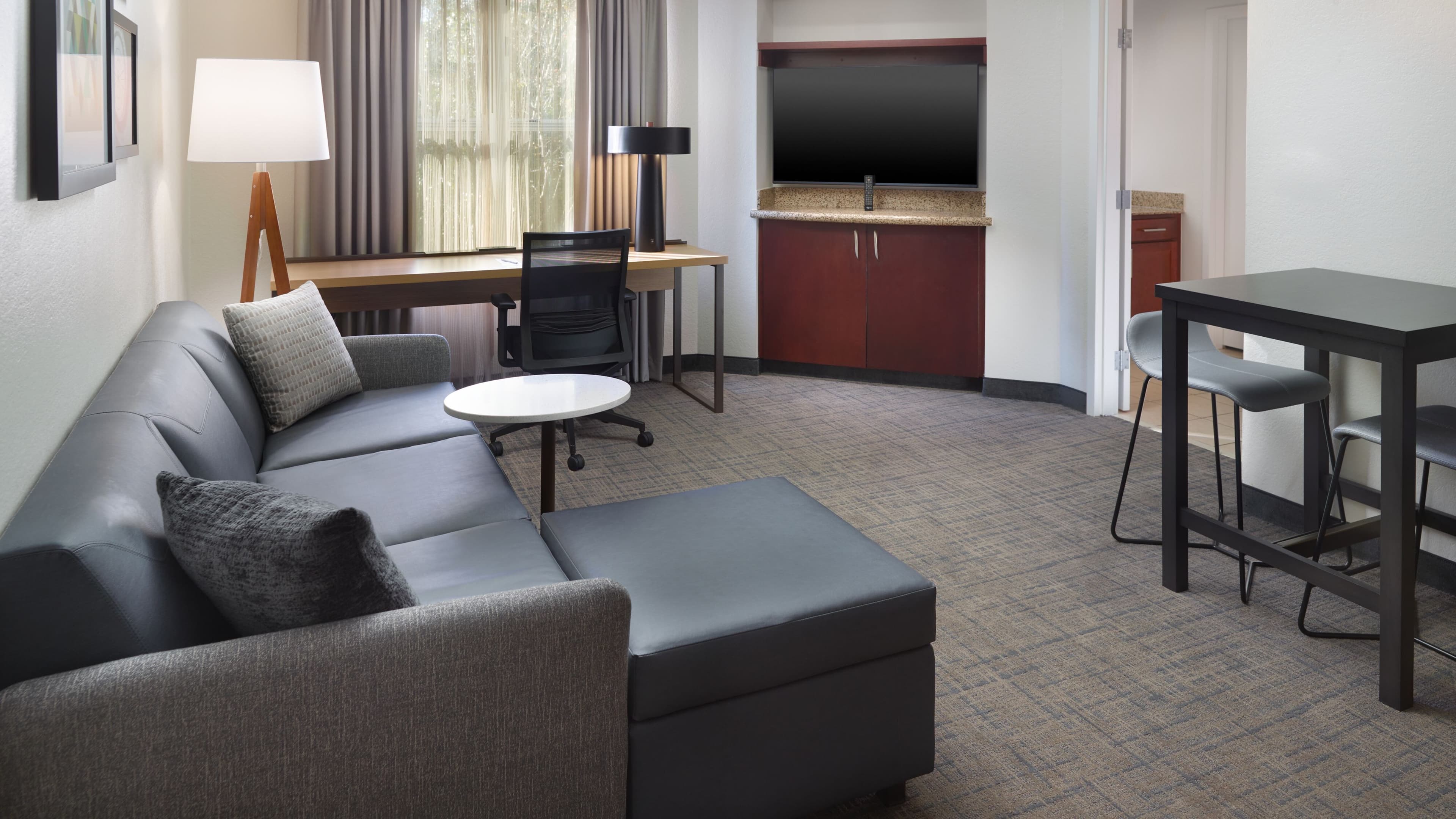 1 Bedroom Suite - Image 1