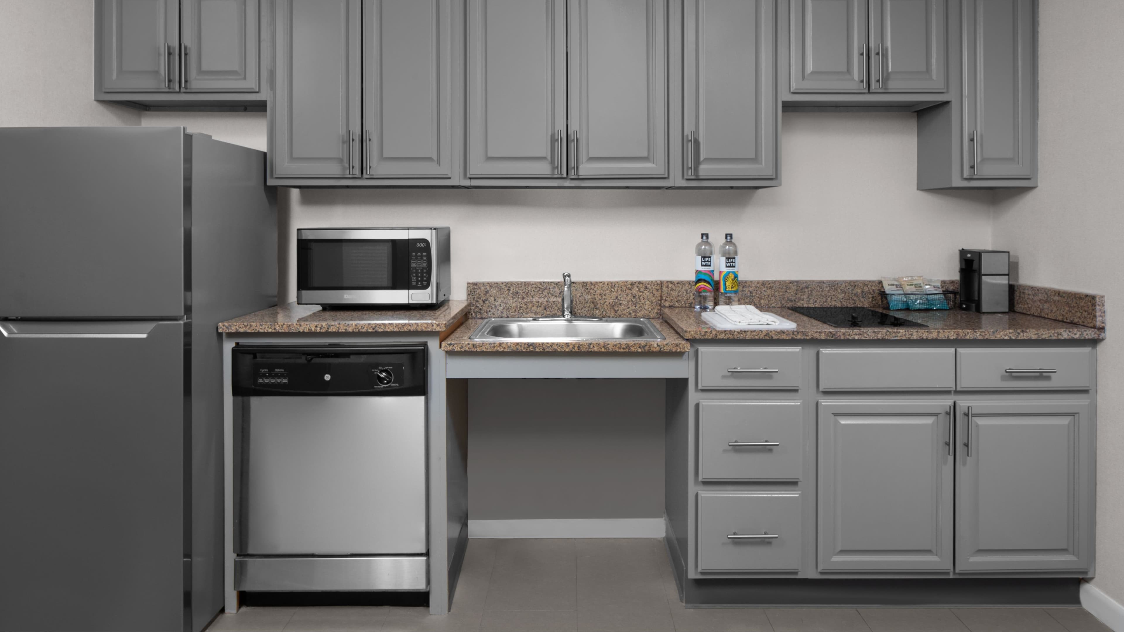 1 Bedroom King Suite - Image 6