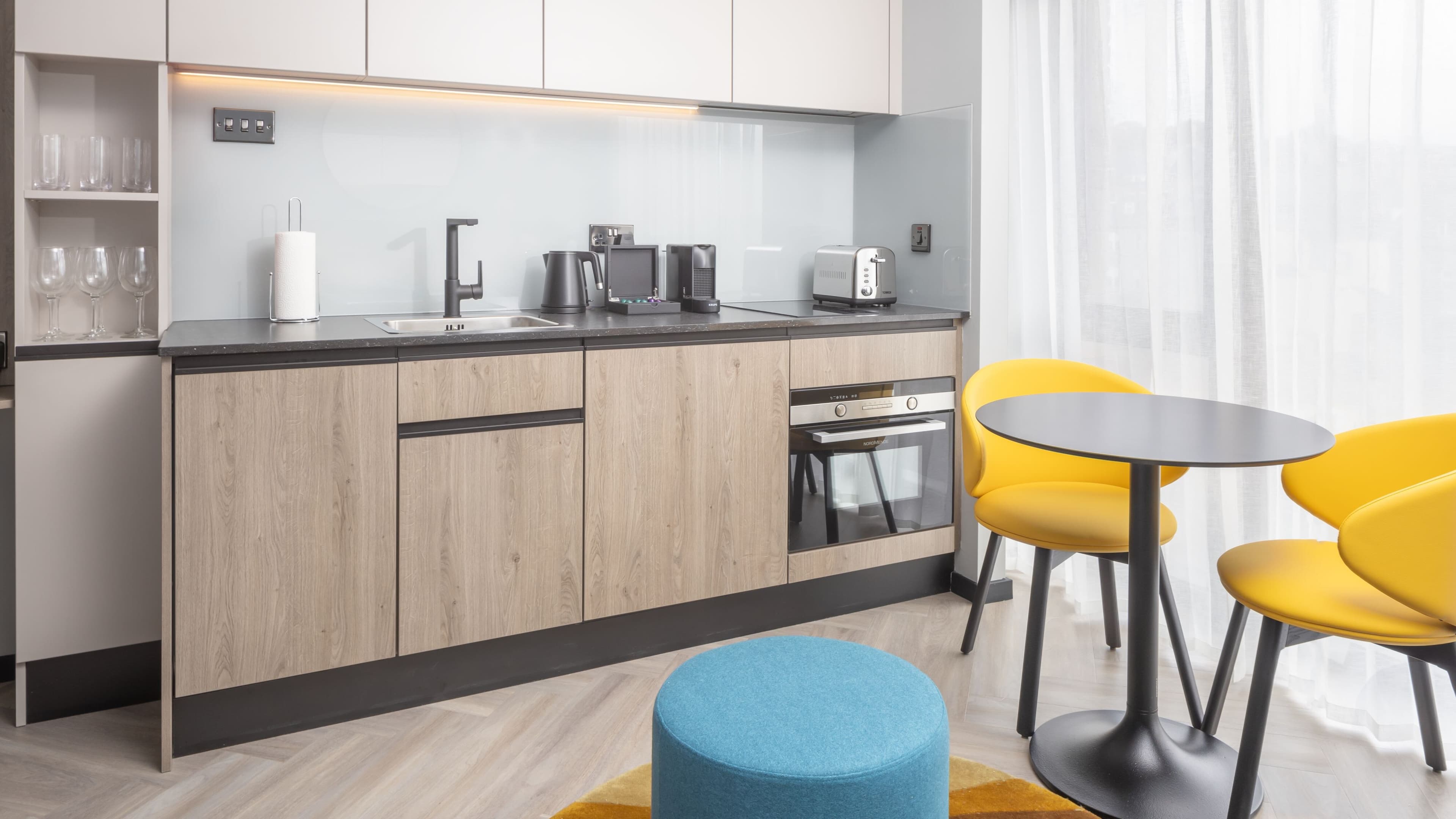 Accessible Studio Queen - Image 2