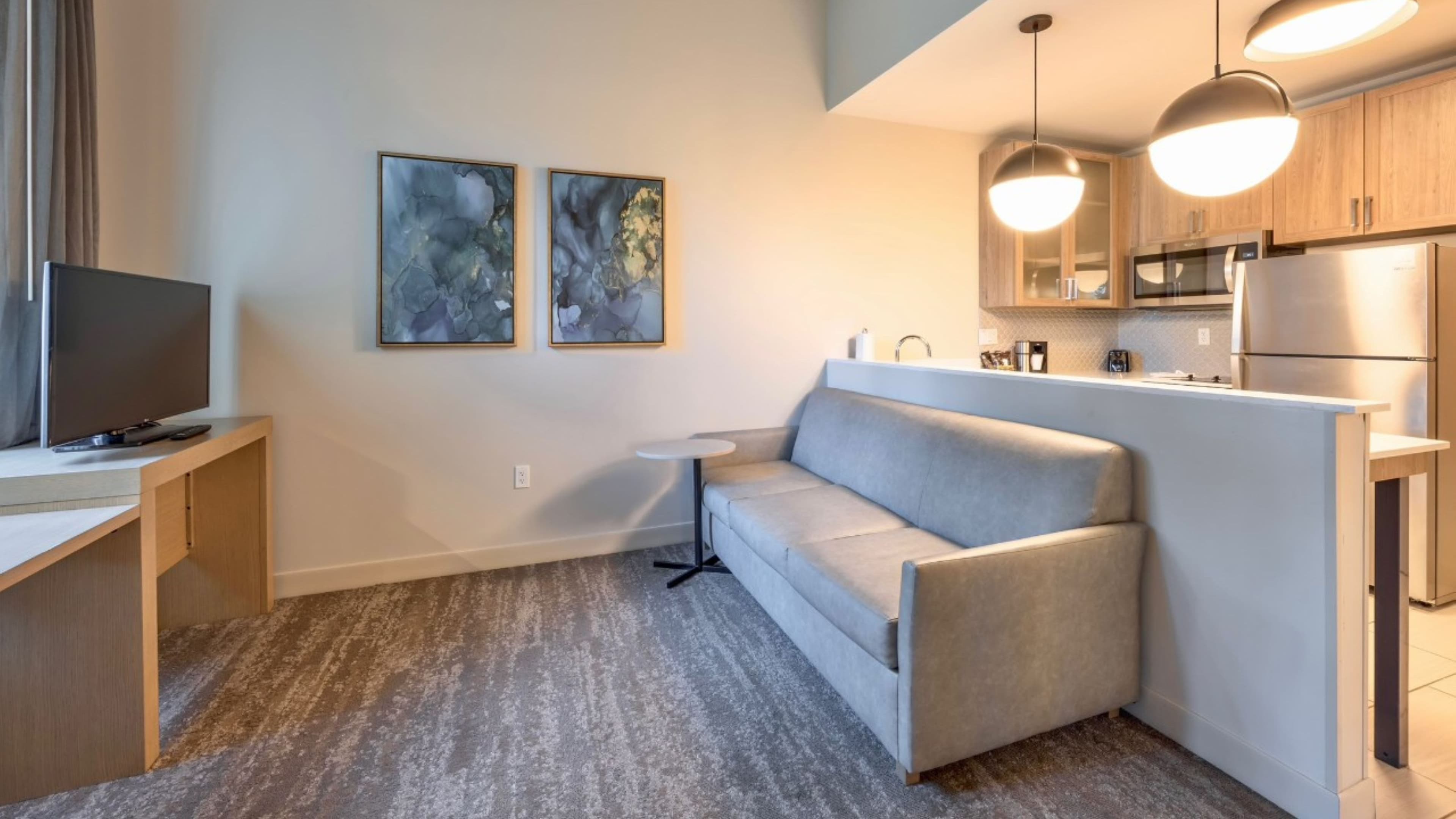 1 Bedroom Suite - Image 1