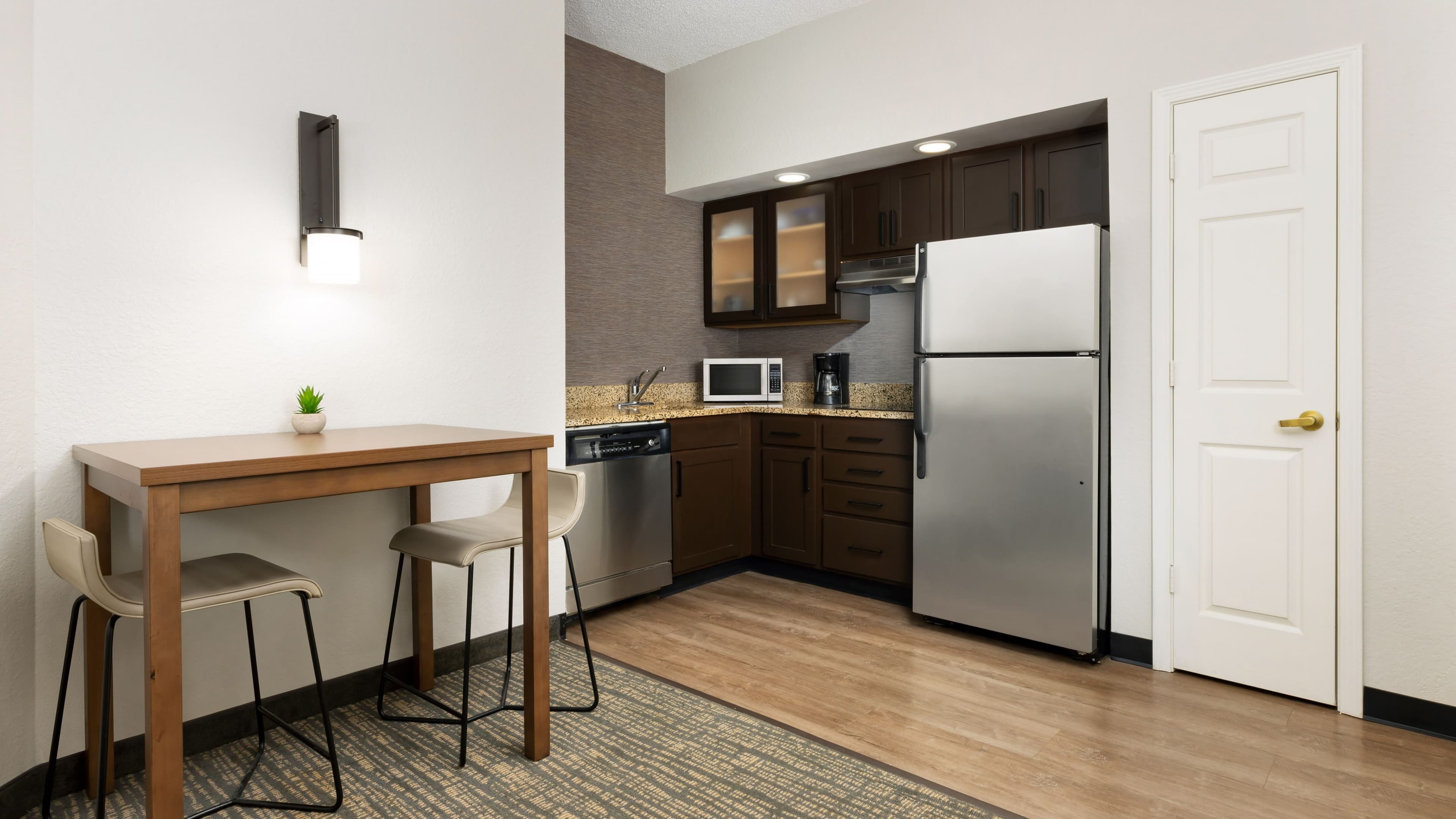 1 Bedroom Suite - Image 7