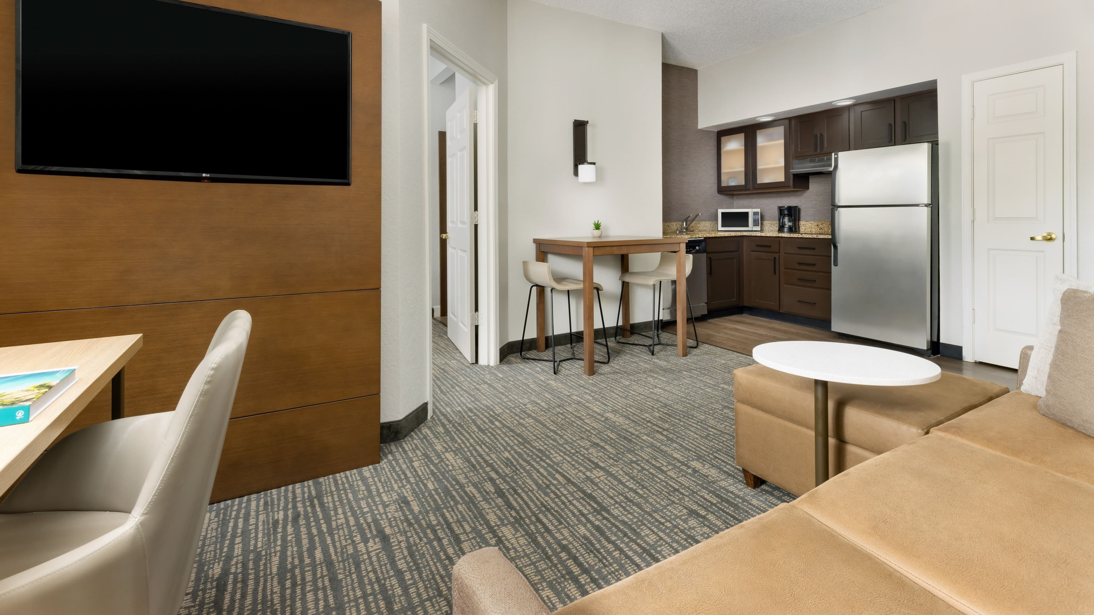 1 Bedroom Suite - Image 4
