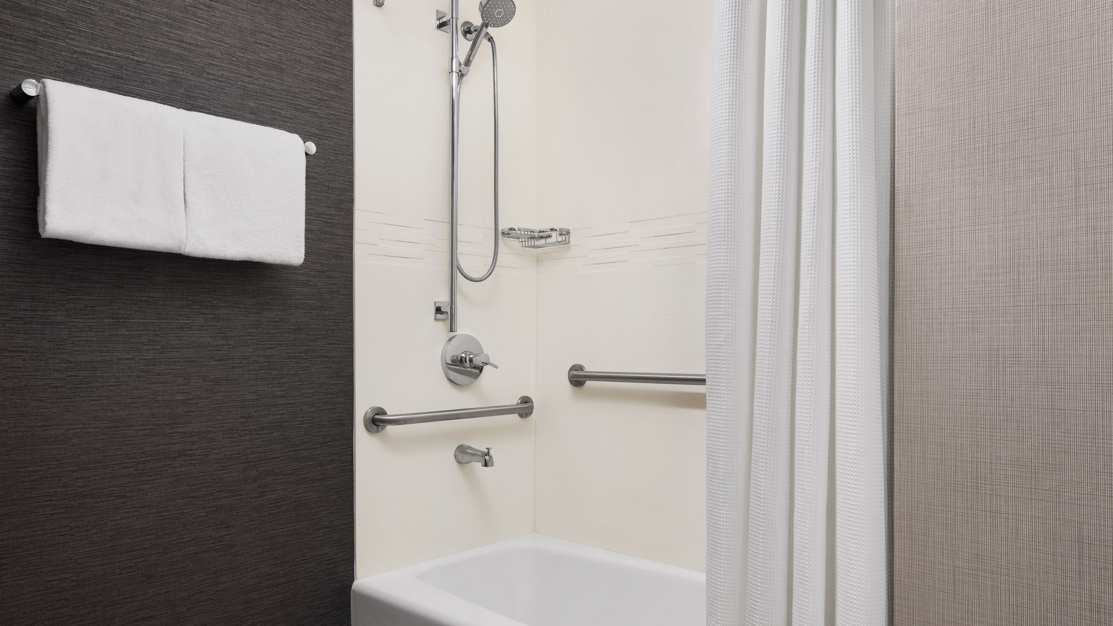 One Bedroom Suite - Image 5