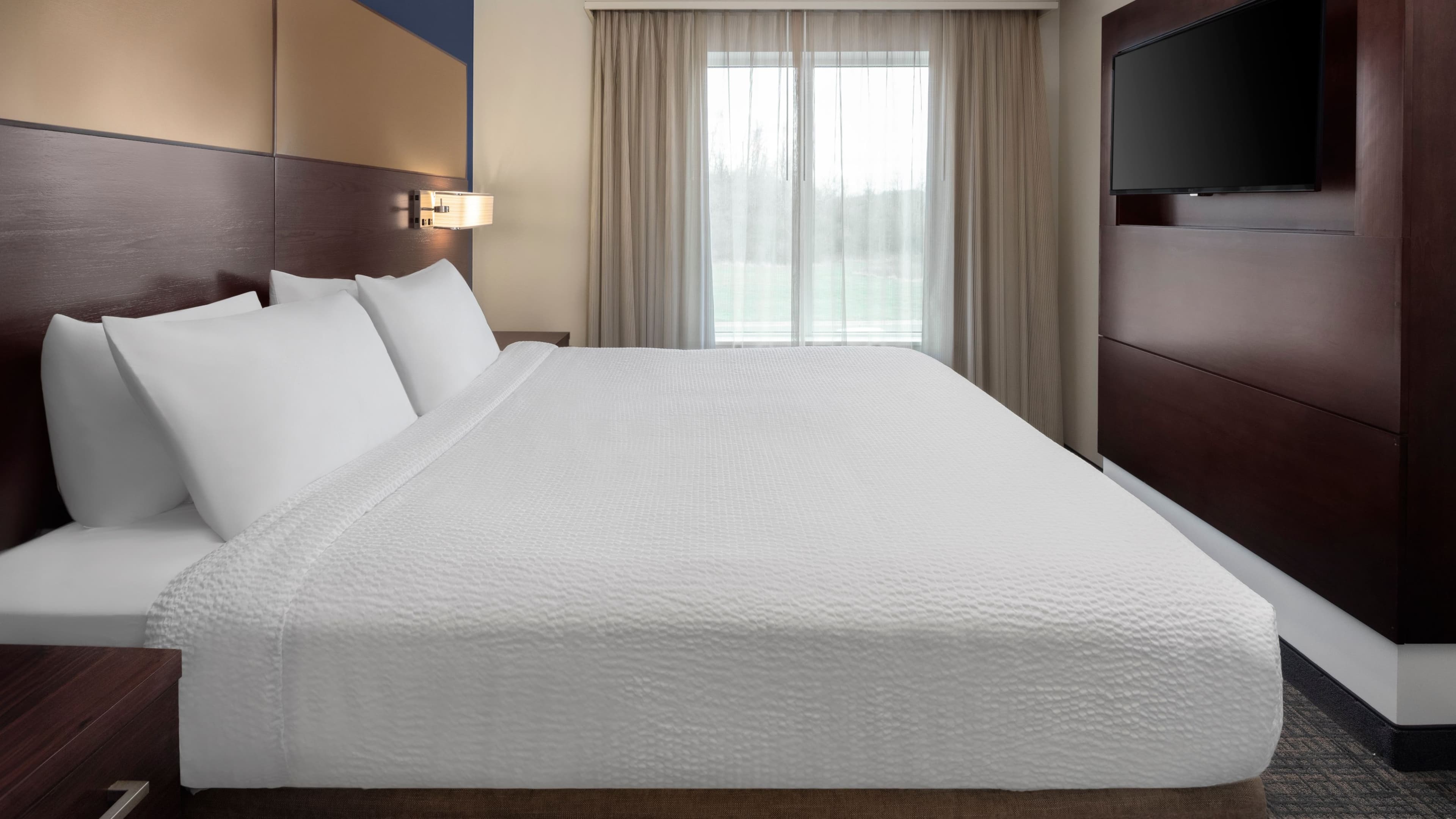 1 Bedroom Suite - Image 1