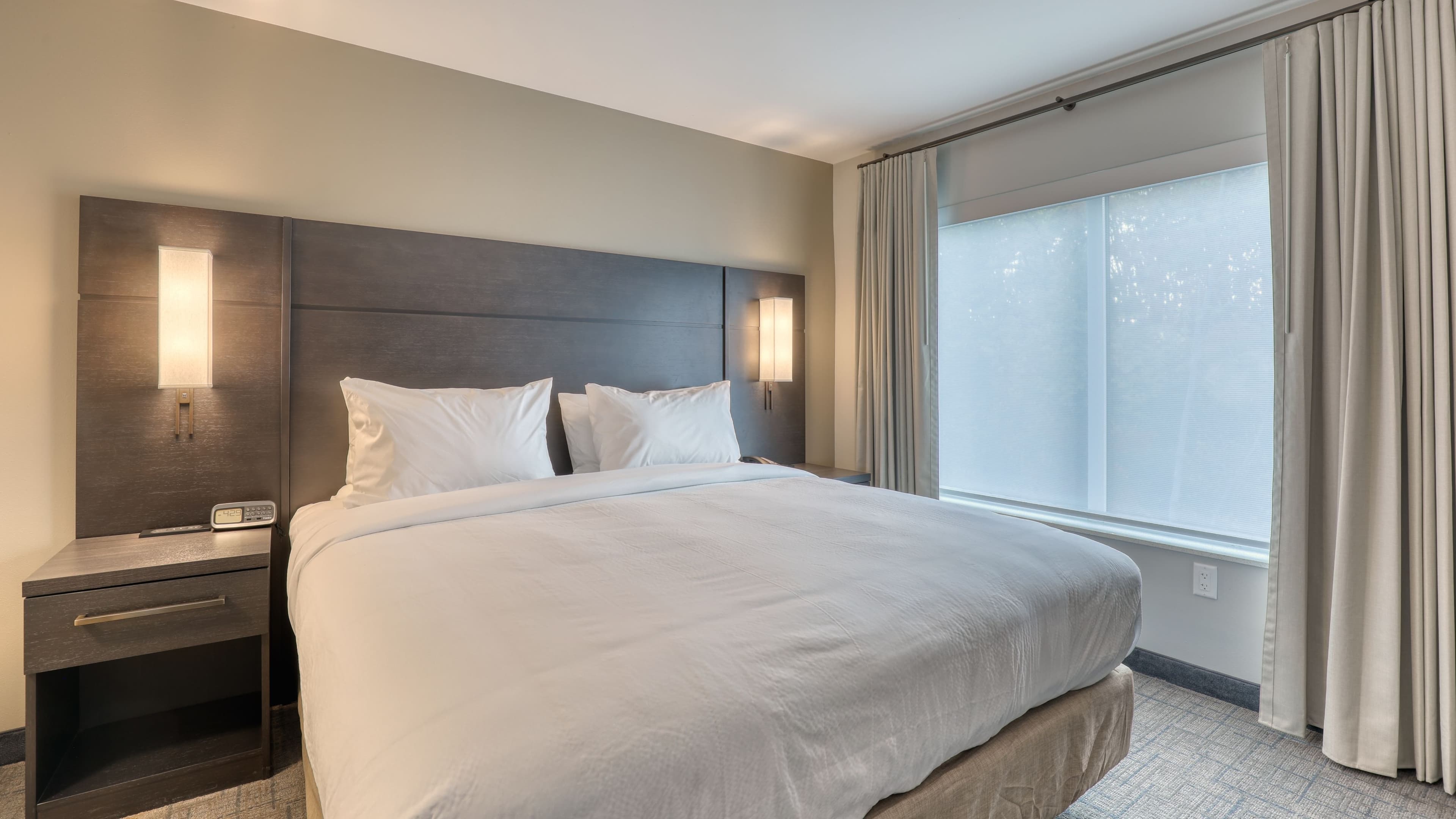 1 Bedroom Suite - Image 5