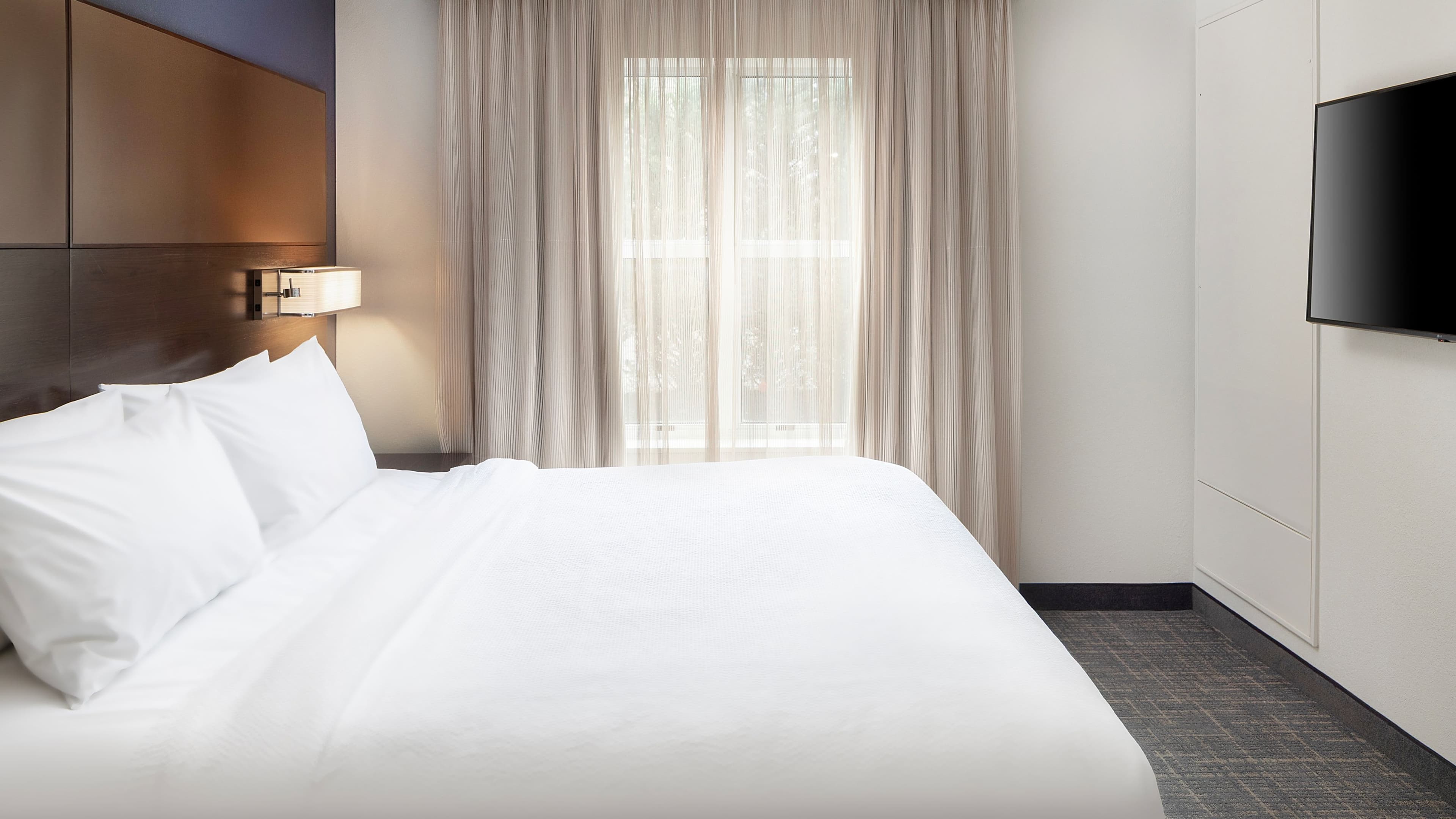 1 Bedroom Suite - Image 1