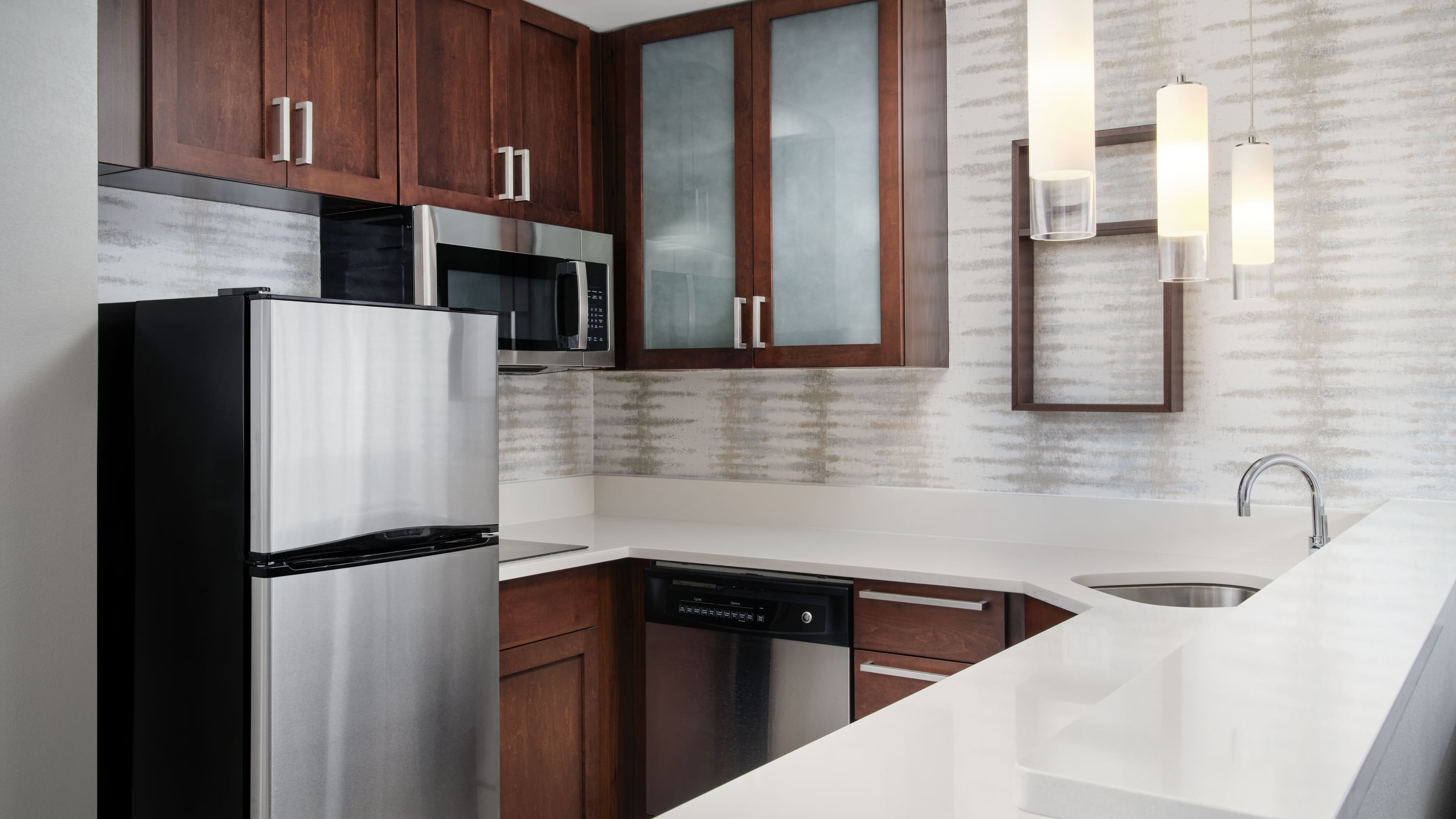 1 Bedroom Suite - Image 1