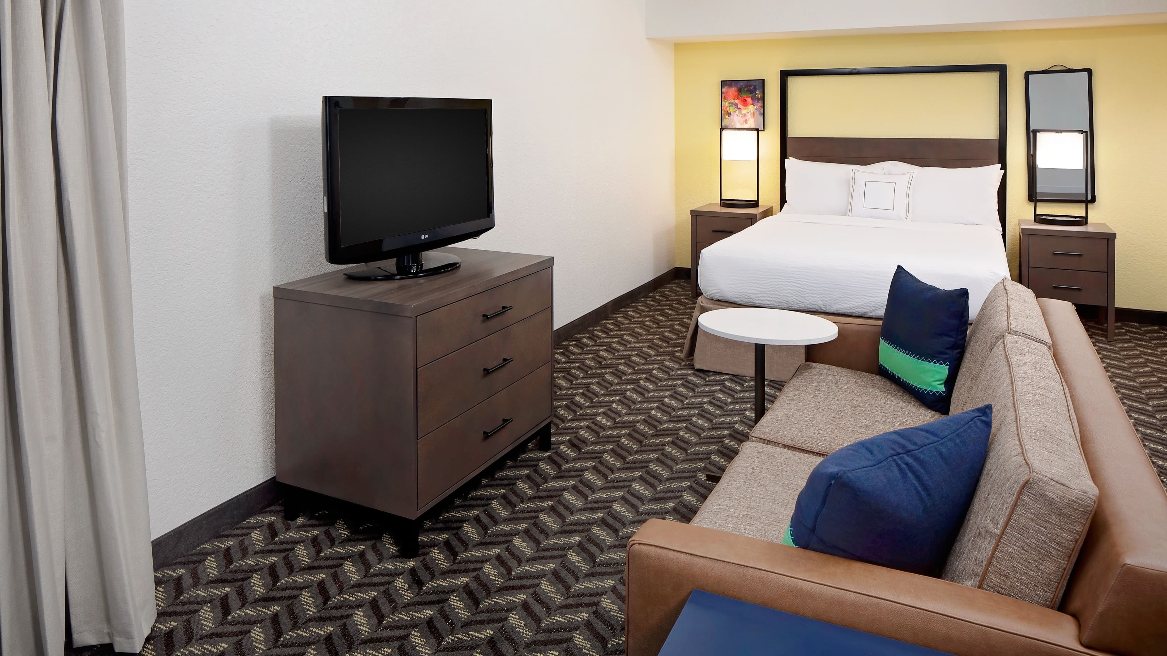 Queen Studio - Image 3