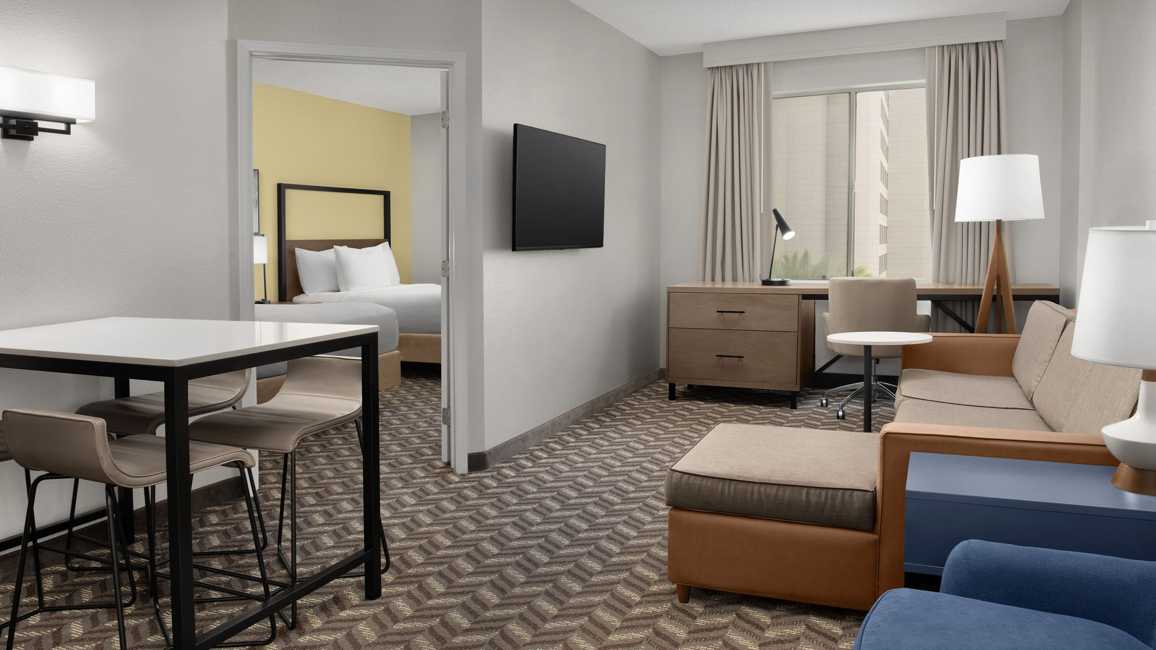 1 Bedroom 2 Queen Suite - Image 1