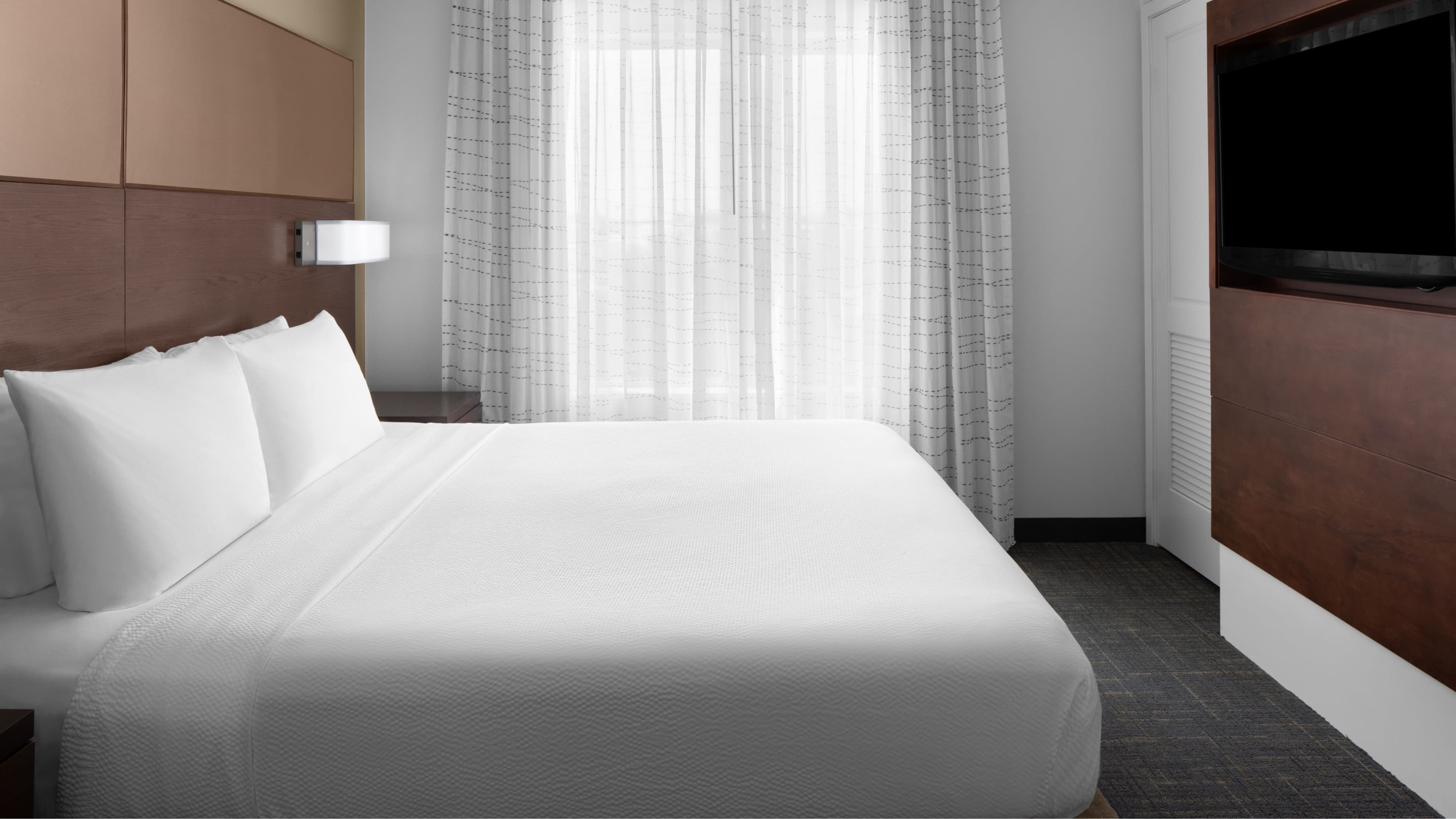 1 Bedroom Suite - Image 1