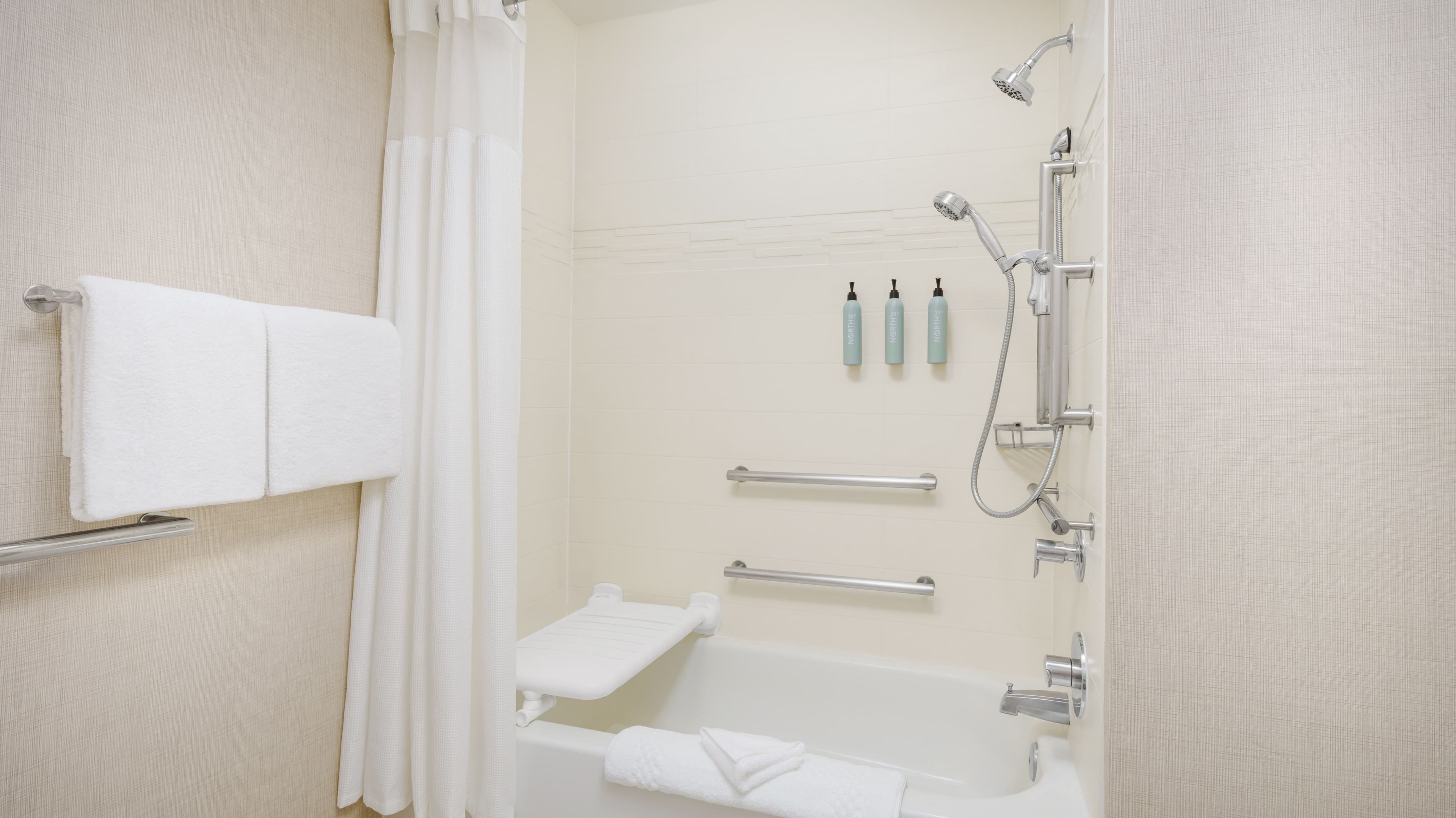 1 Bedroom 2 room Suite - Image 6