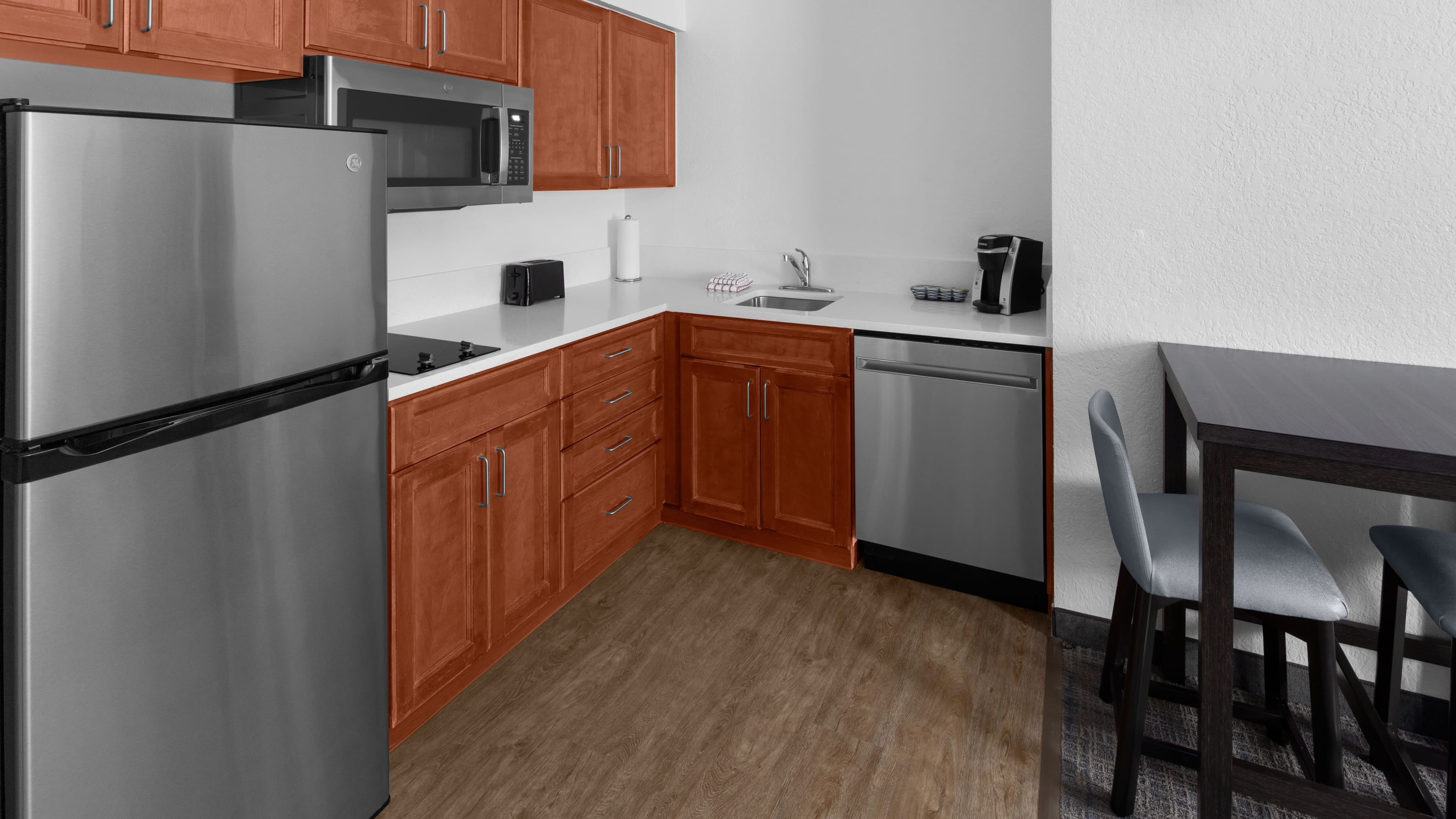 Larger Studio - Image 5