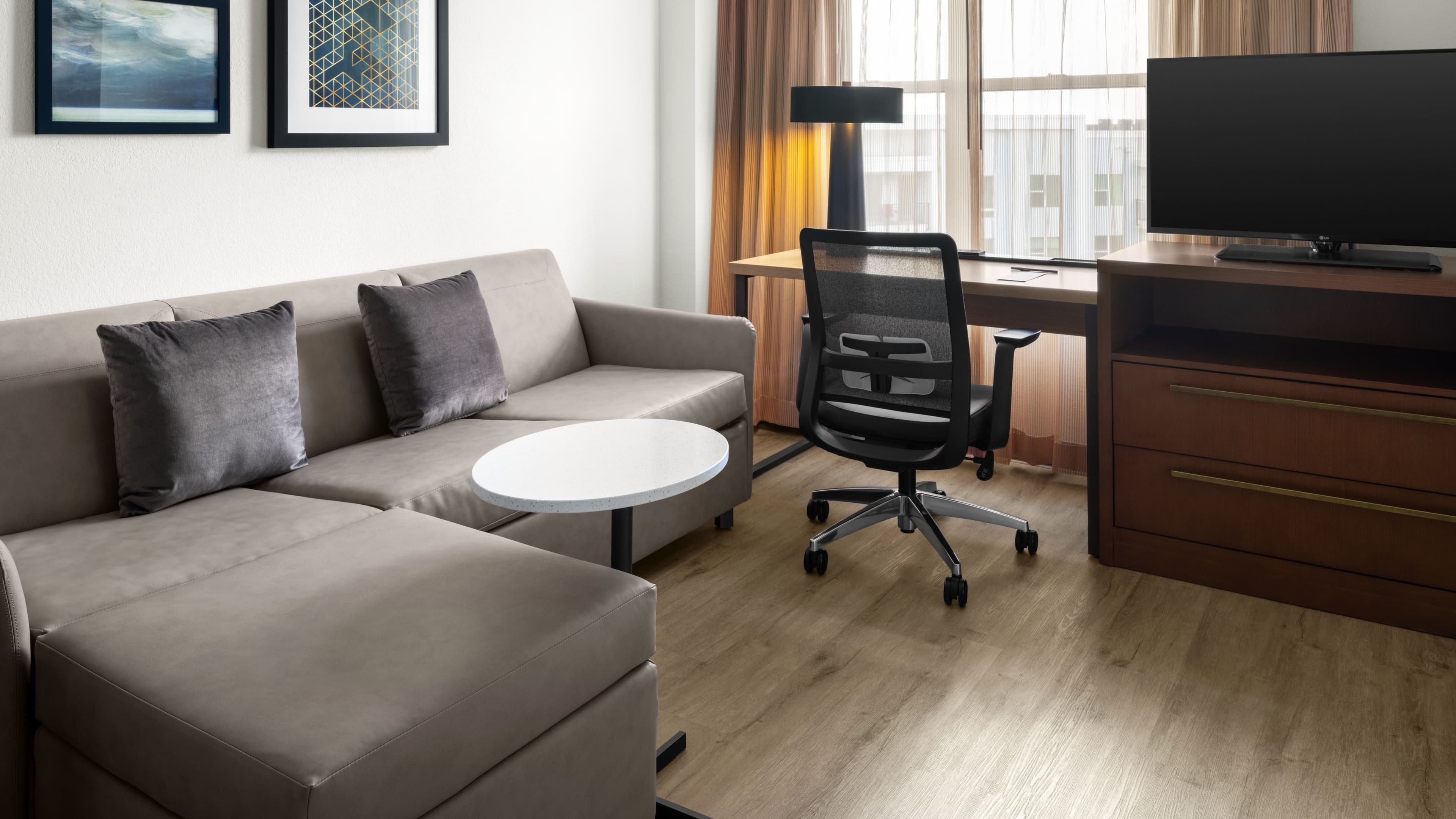 1 Bedroom Suite - Image 2