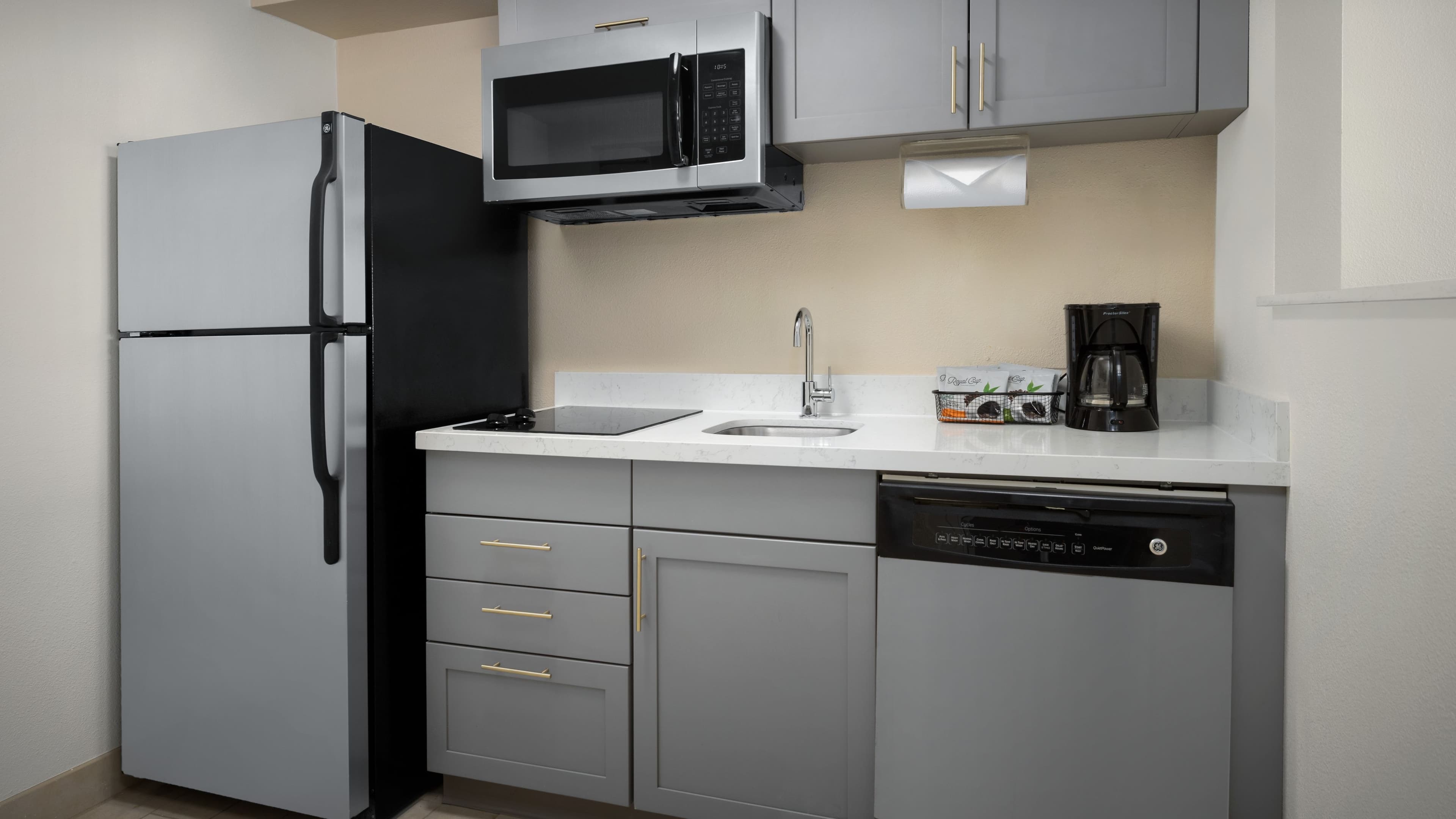 1 Bedroom King Suite - Image 3