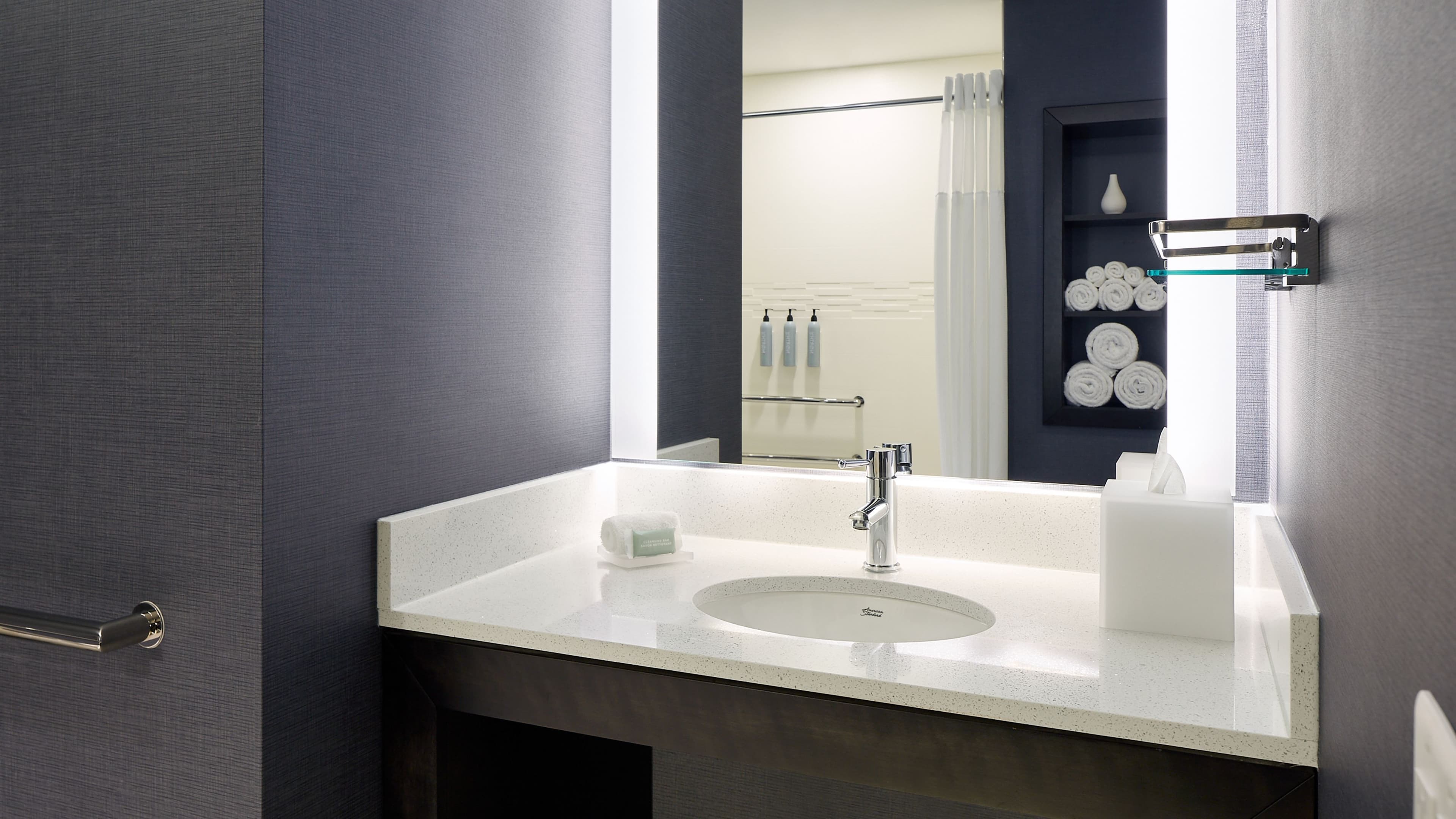 King Studio with sofabed - Image 7