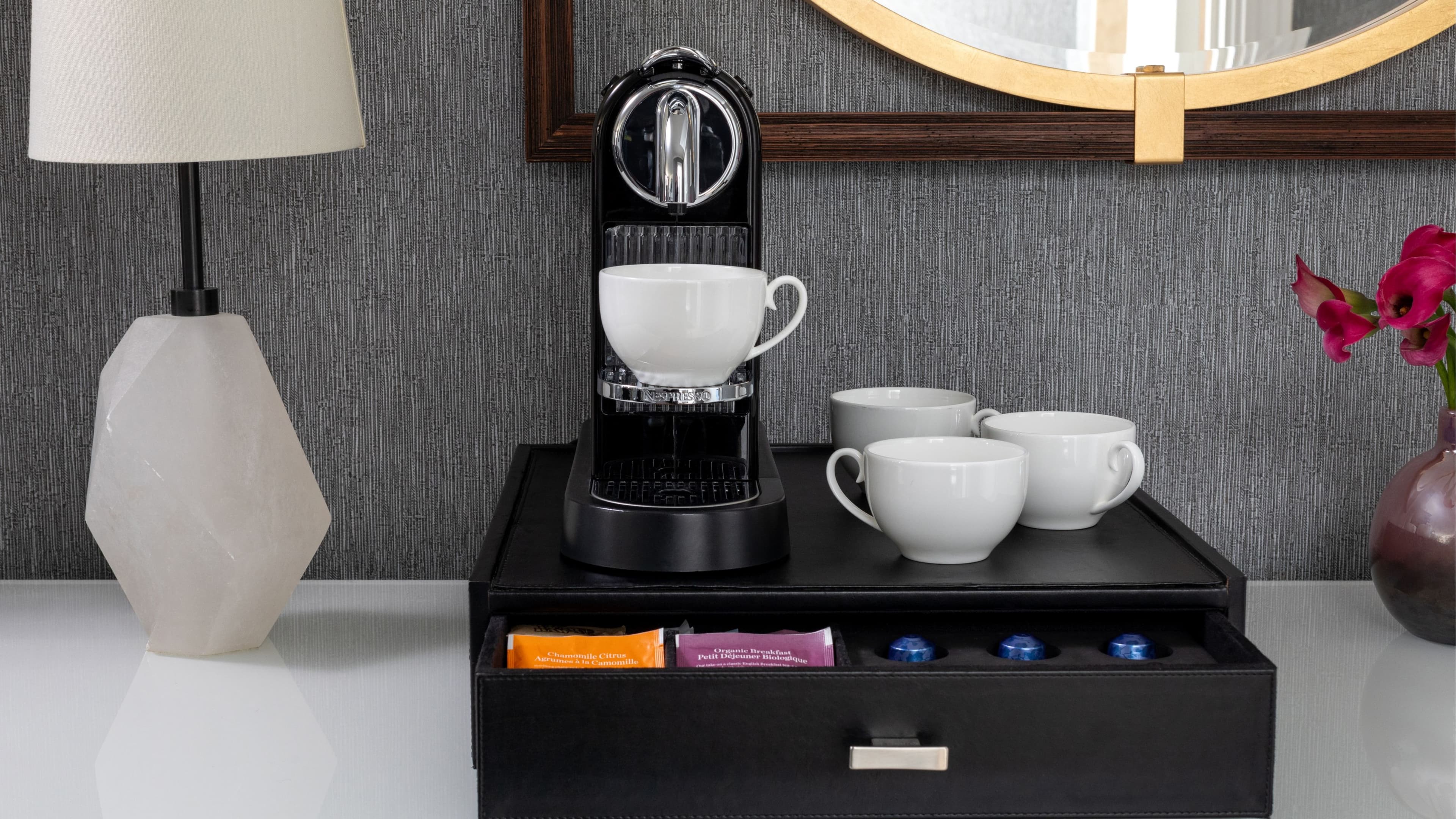 Deluxe Guest room - Image 4