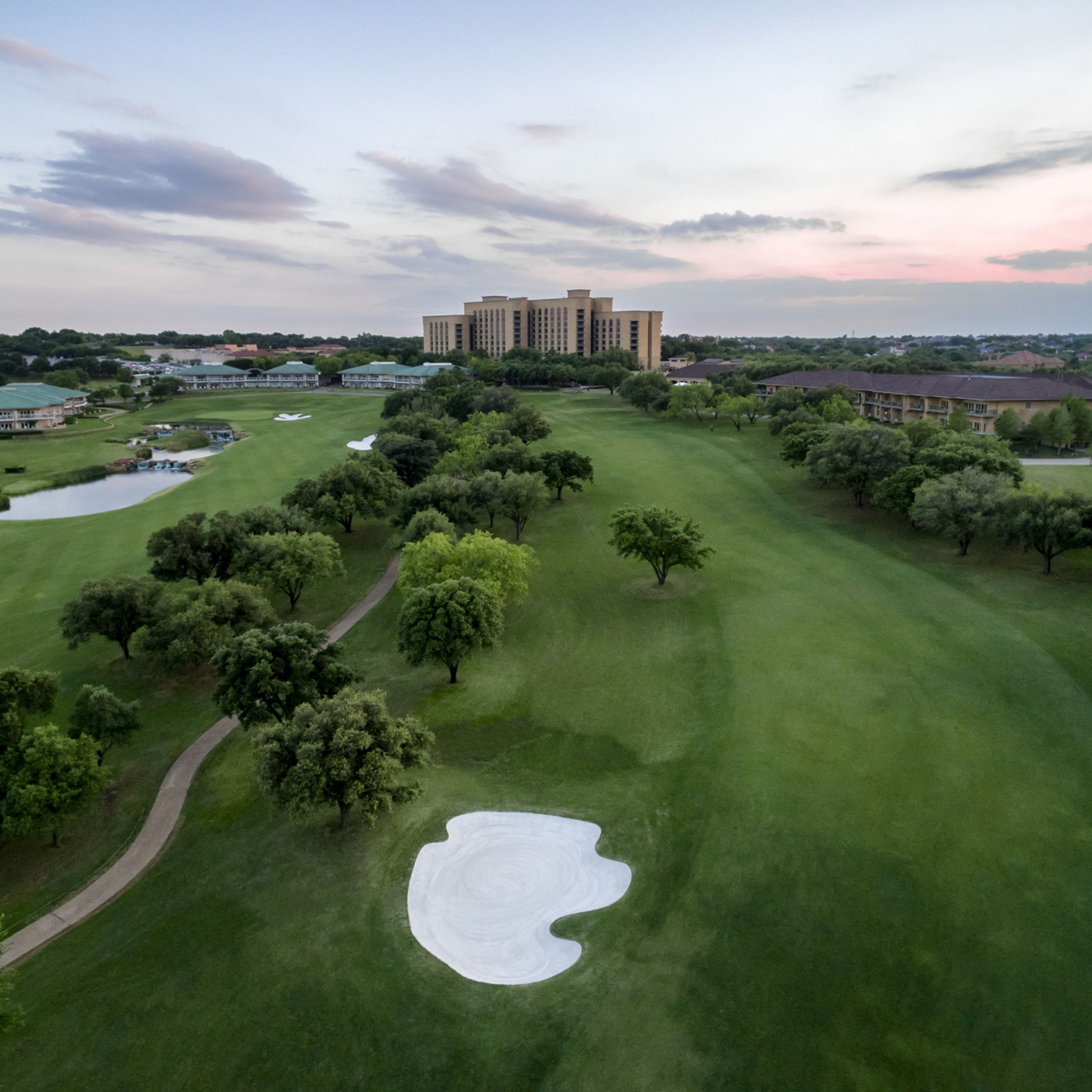 The Ritz-Carlton Dallas, Las Colinas
