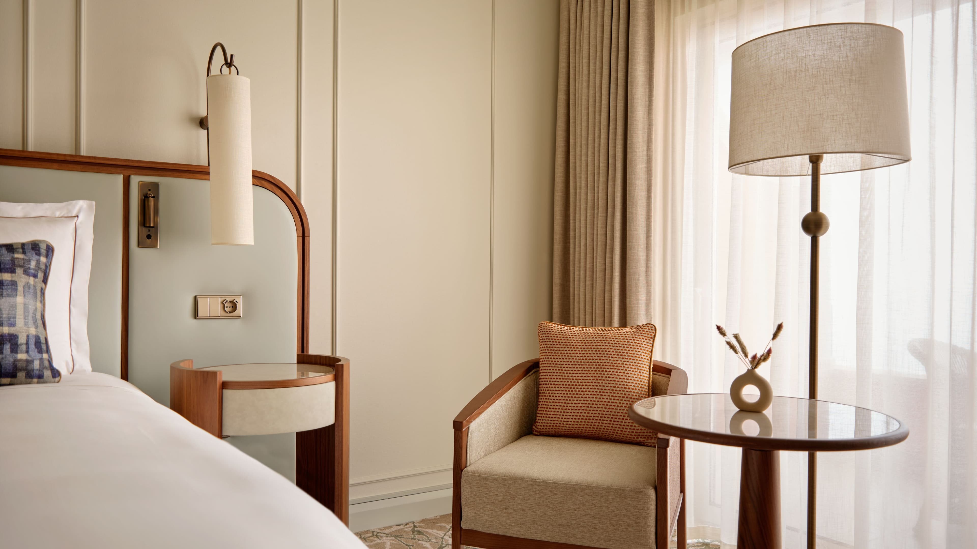 Deluxe Room - Image 2