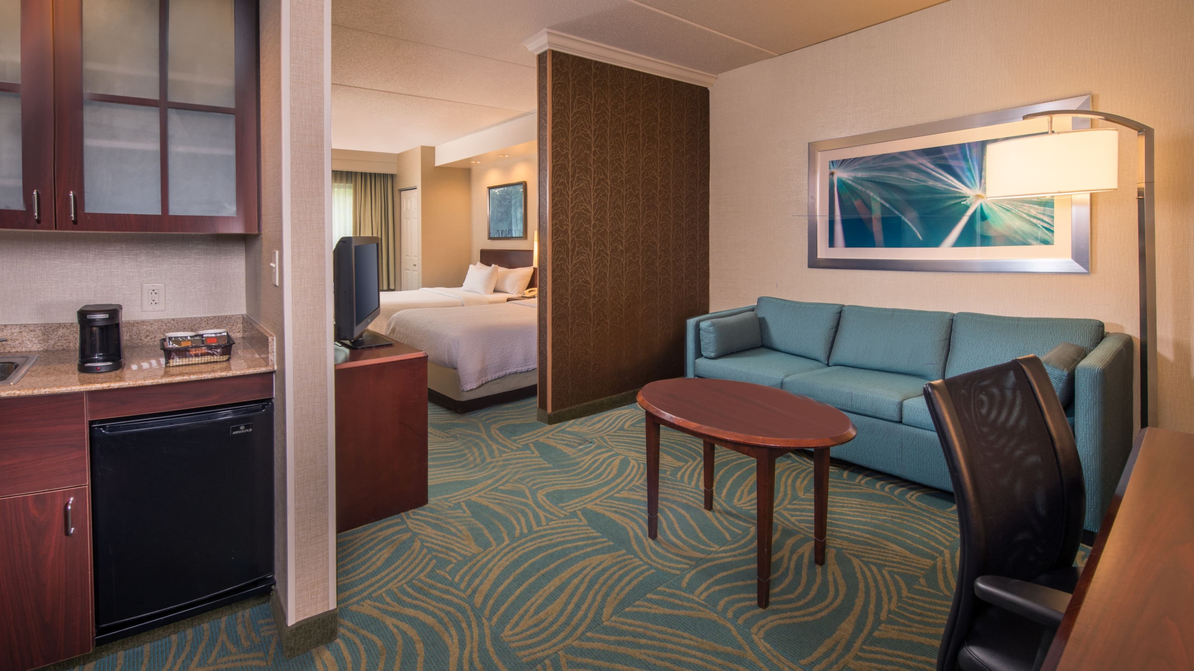 Queen Suite - Image 1