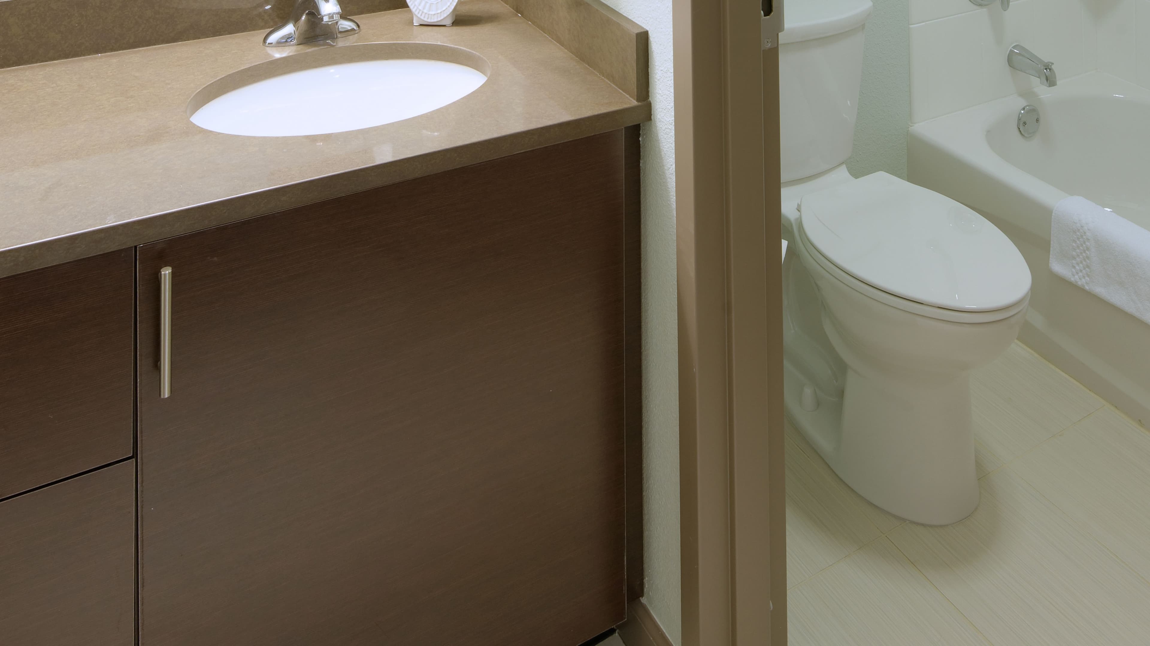 1 Bedroom Suite - Image 6