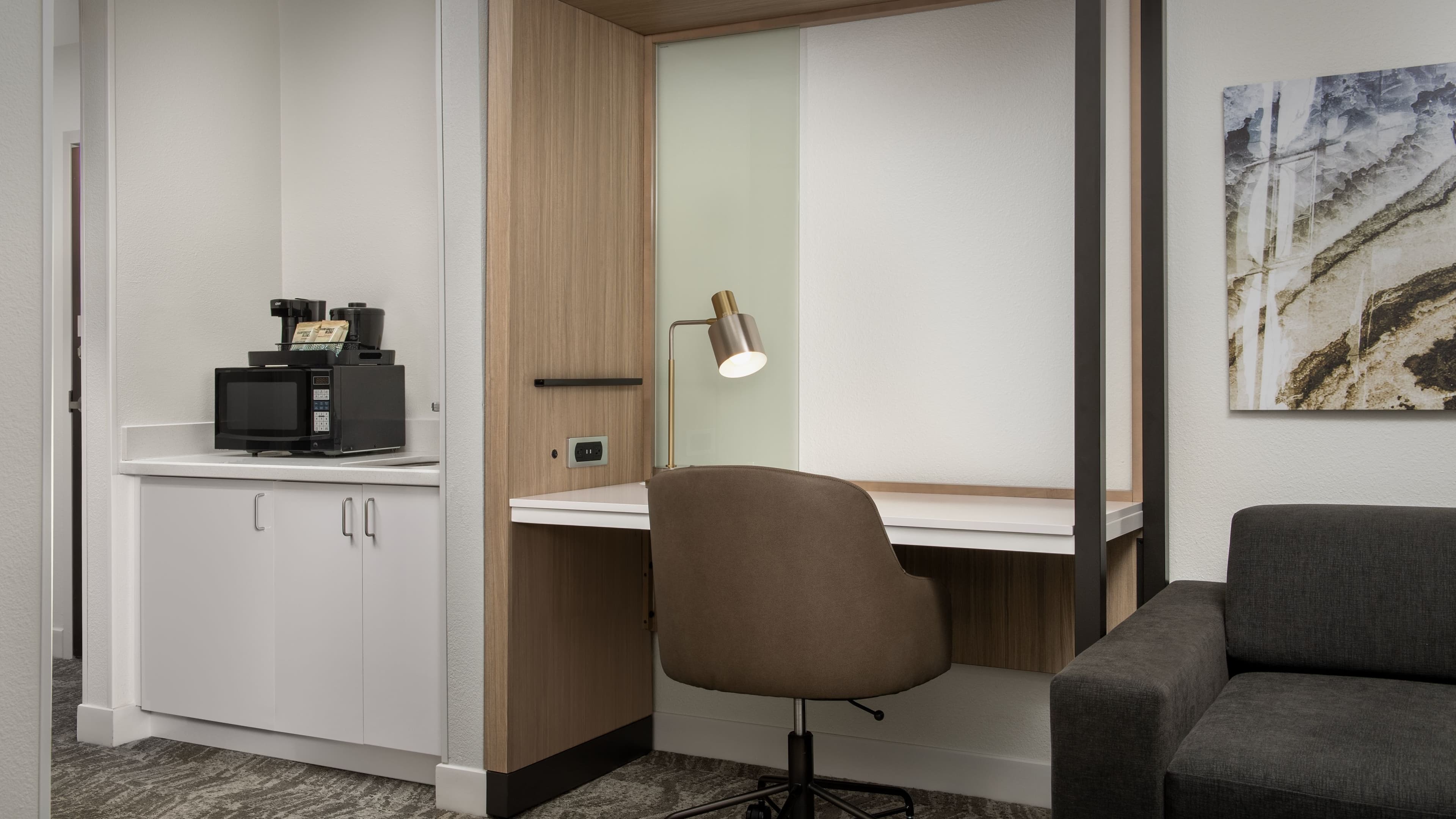 Two Queens - Image 6