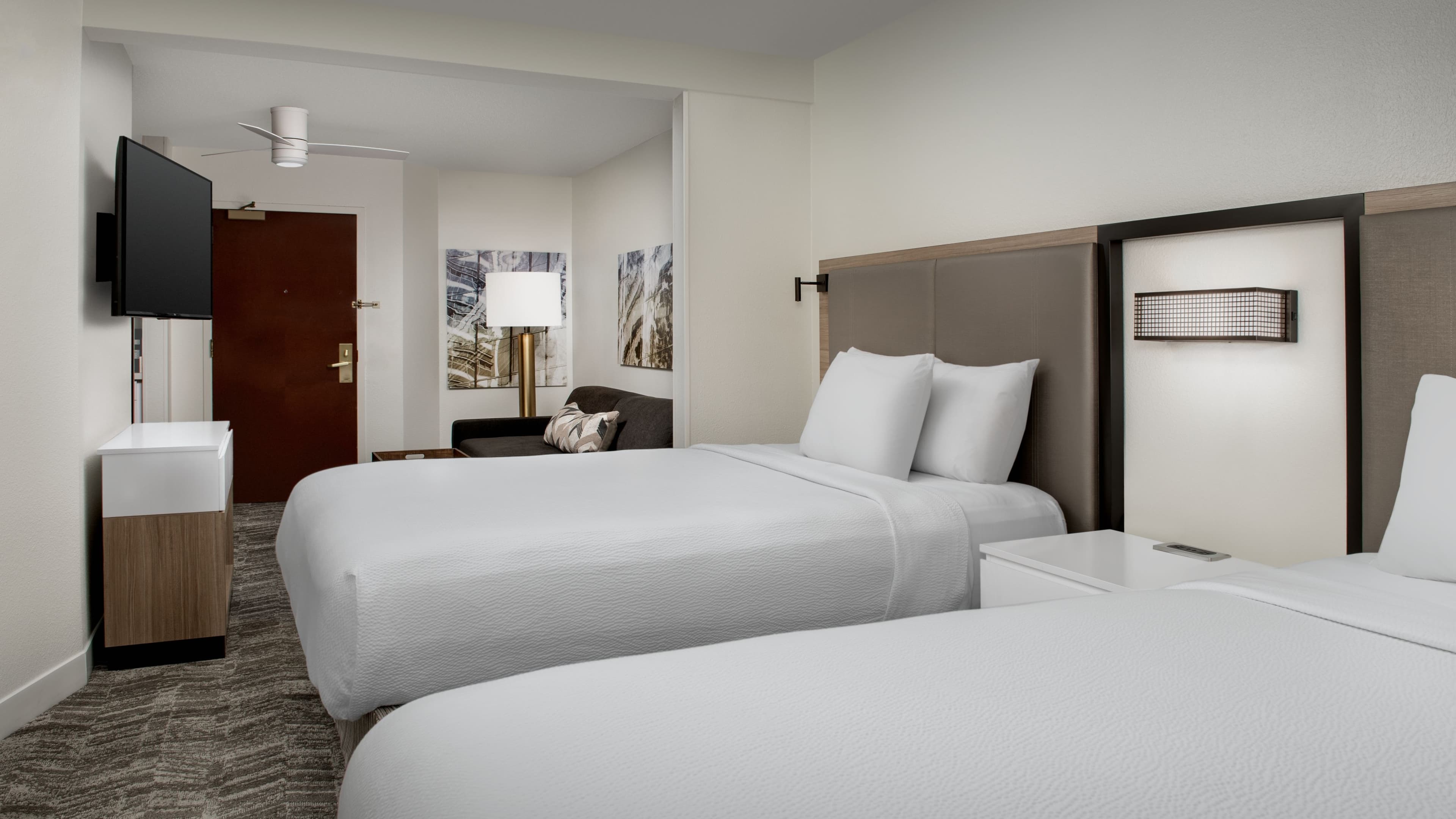 Two Queens - Image 3