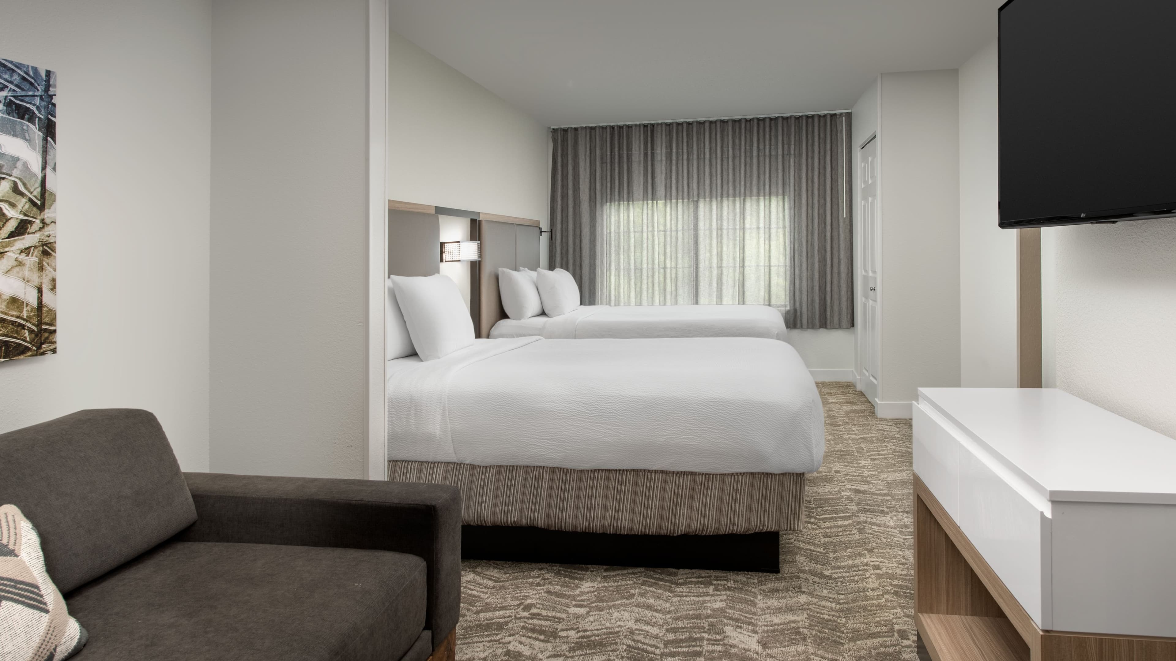 Two Queens - Image 1