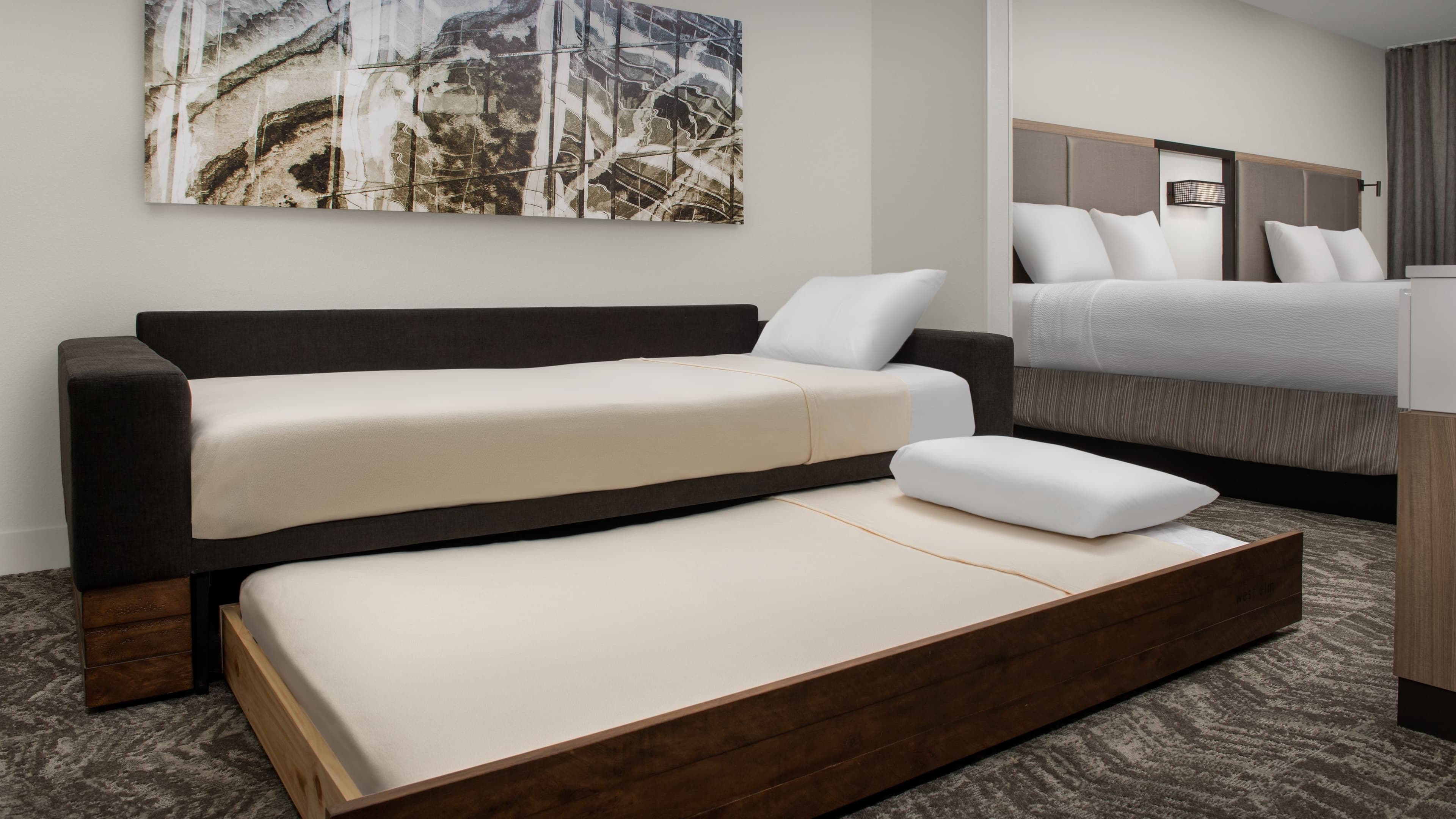 Two Queens - Image 4