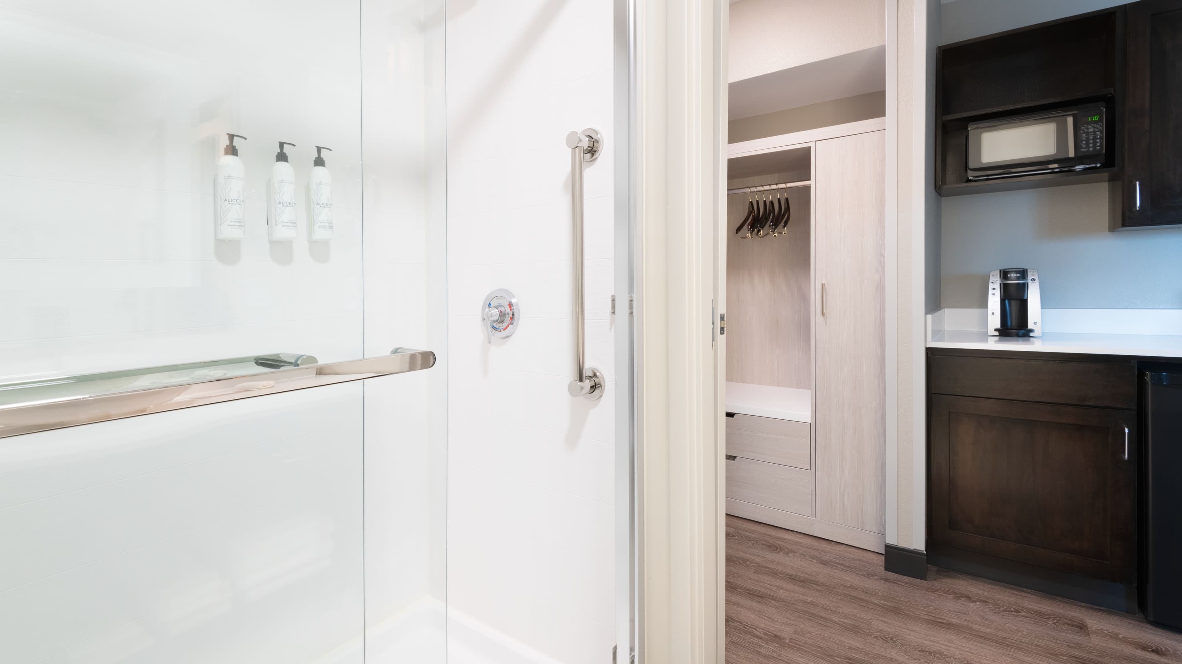 King Suite - Image 7