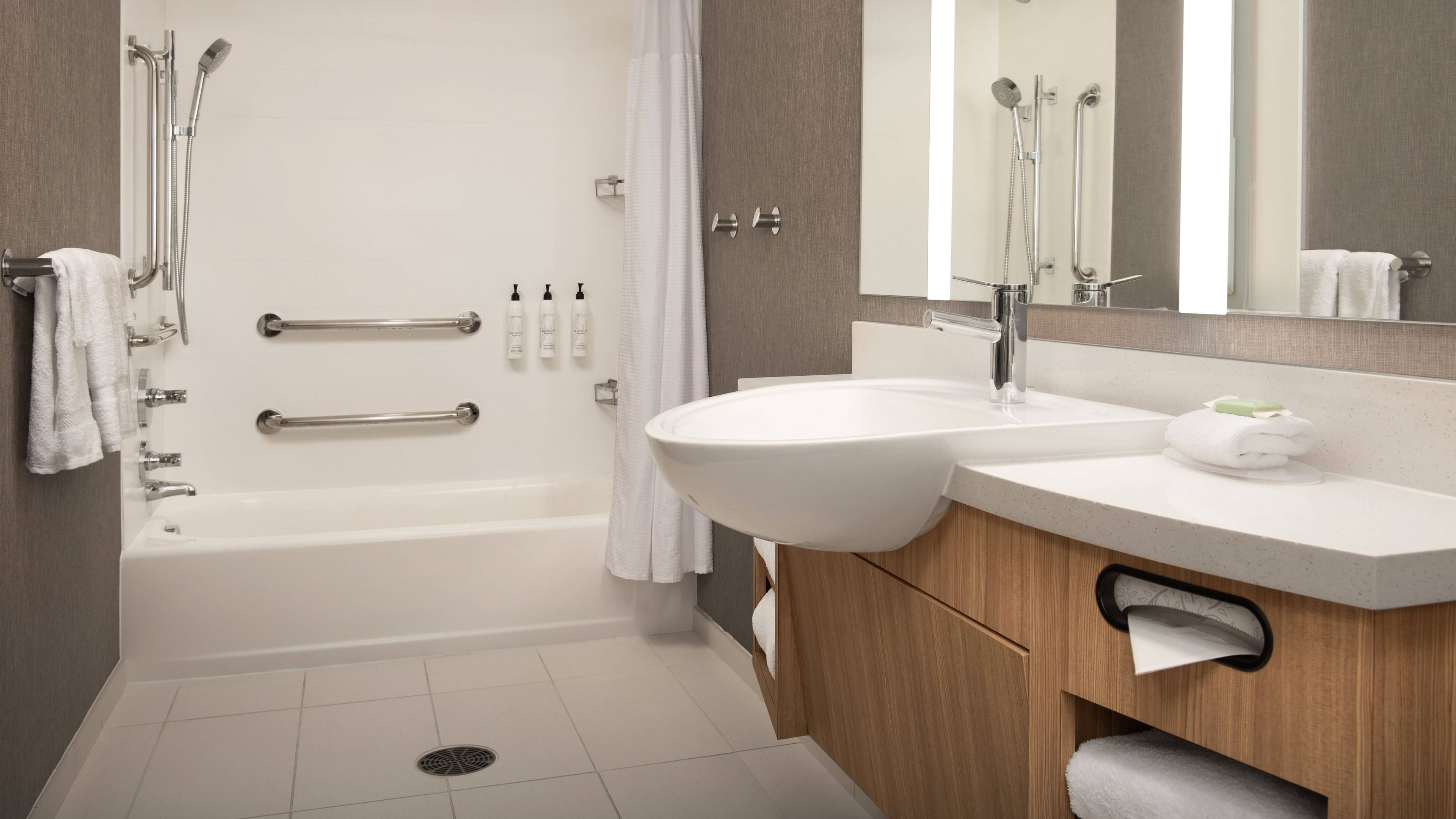 Studio Suite - Image 19