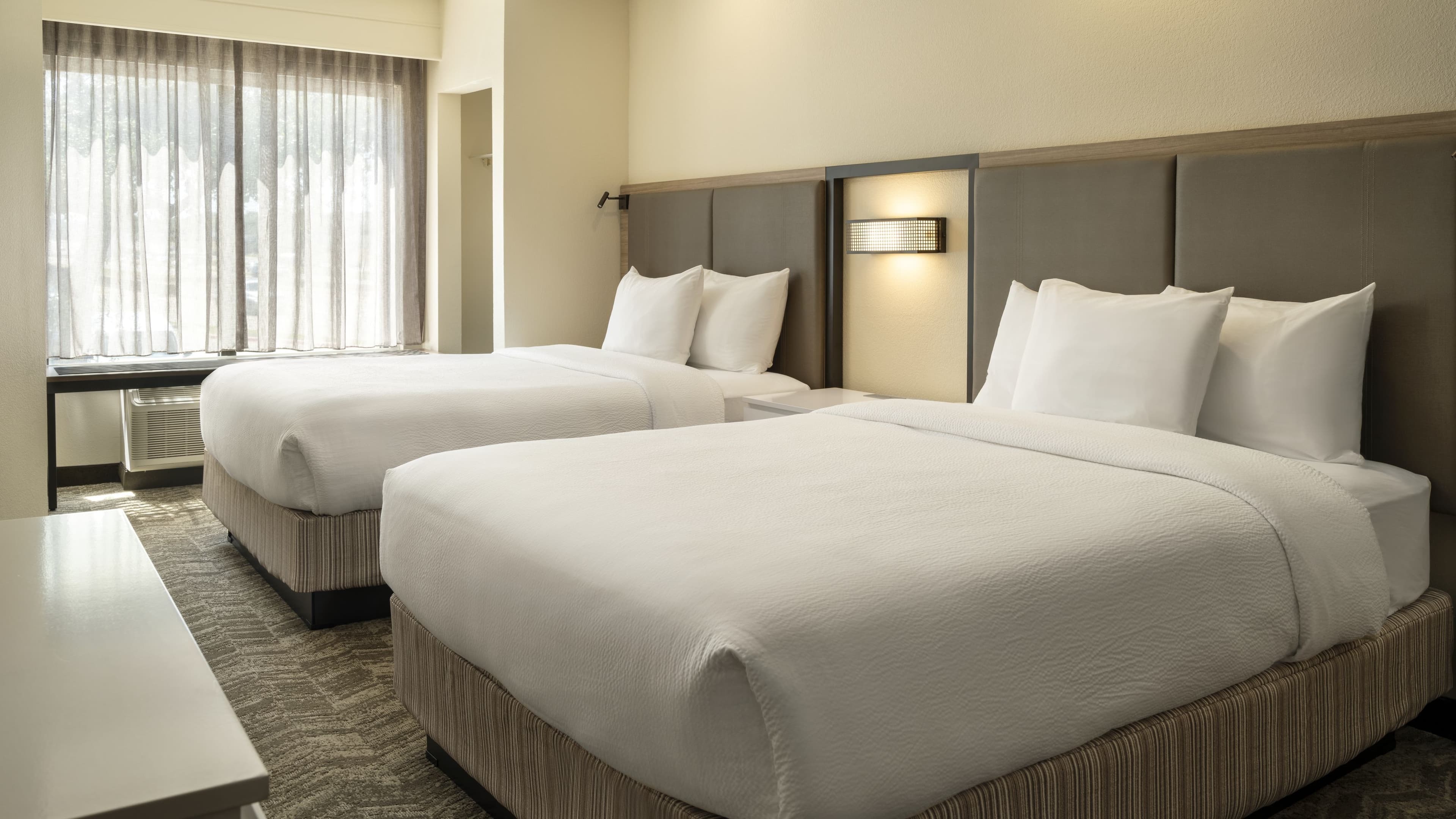 Queen Queen Suite - Image 2