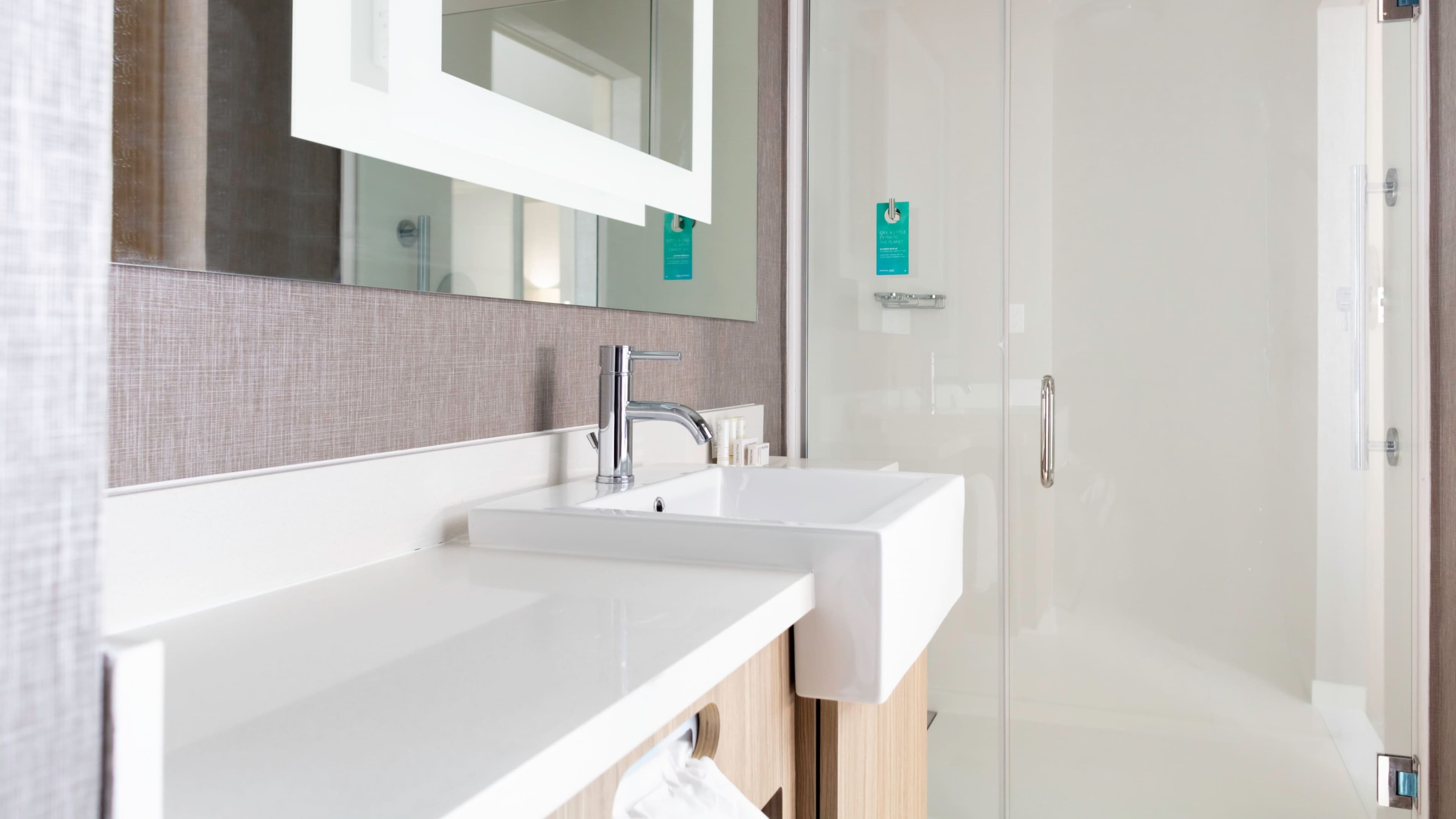 1 Bedroom Studio Suite - Image 2