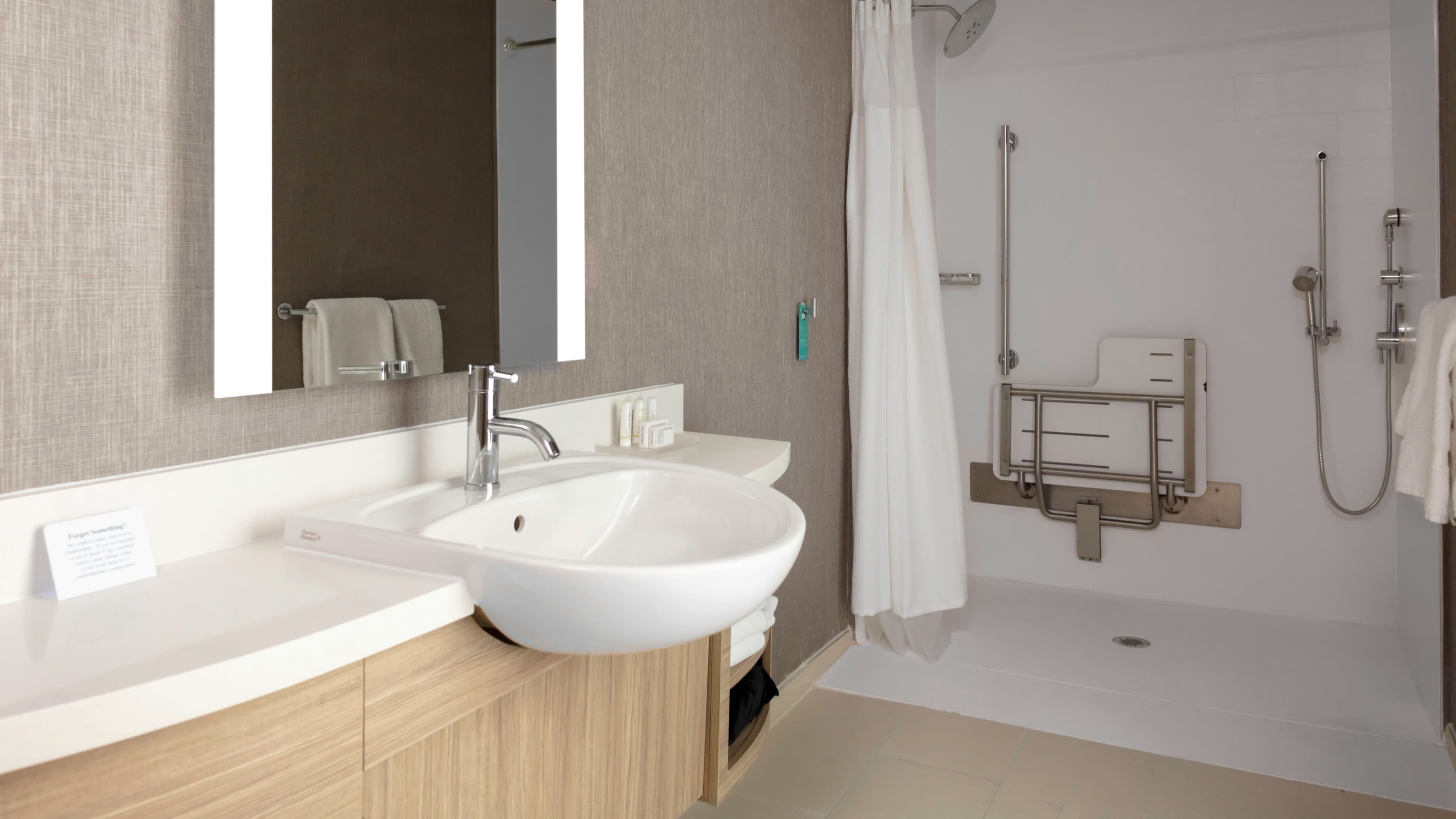 1 Bedroom Studio Suite - Image 4