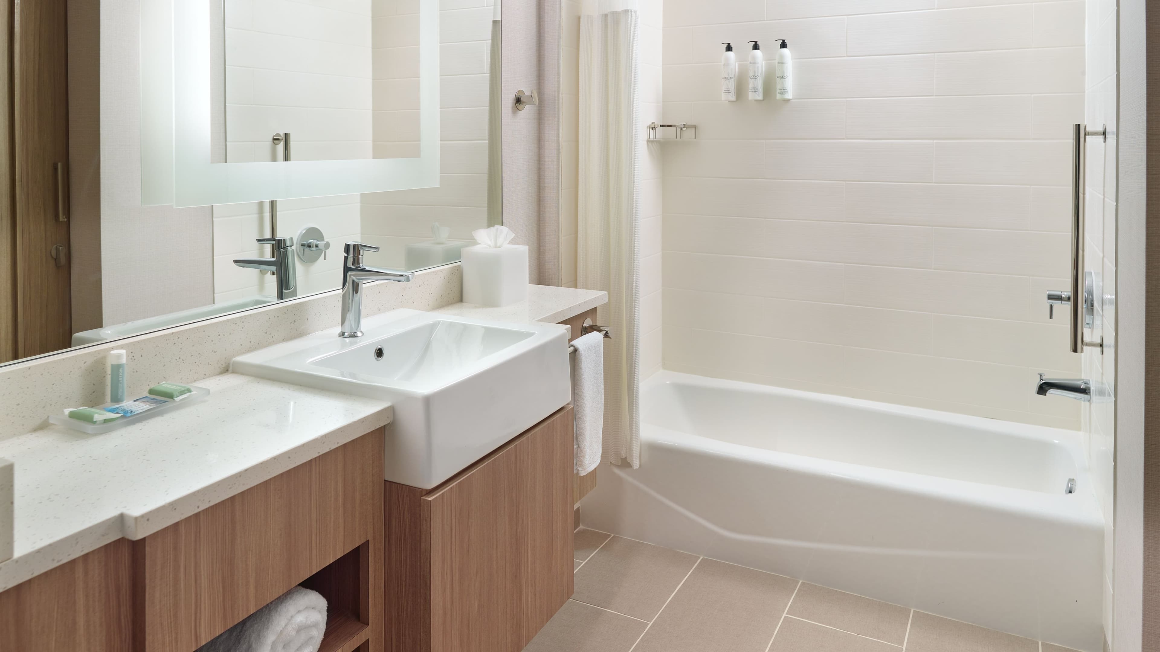 King Suite - Image 6