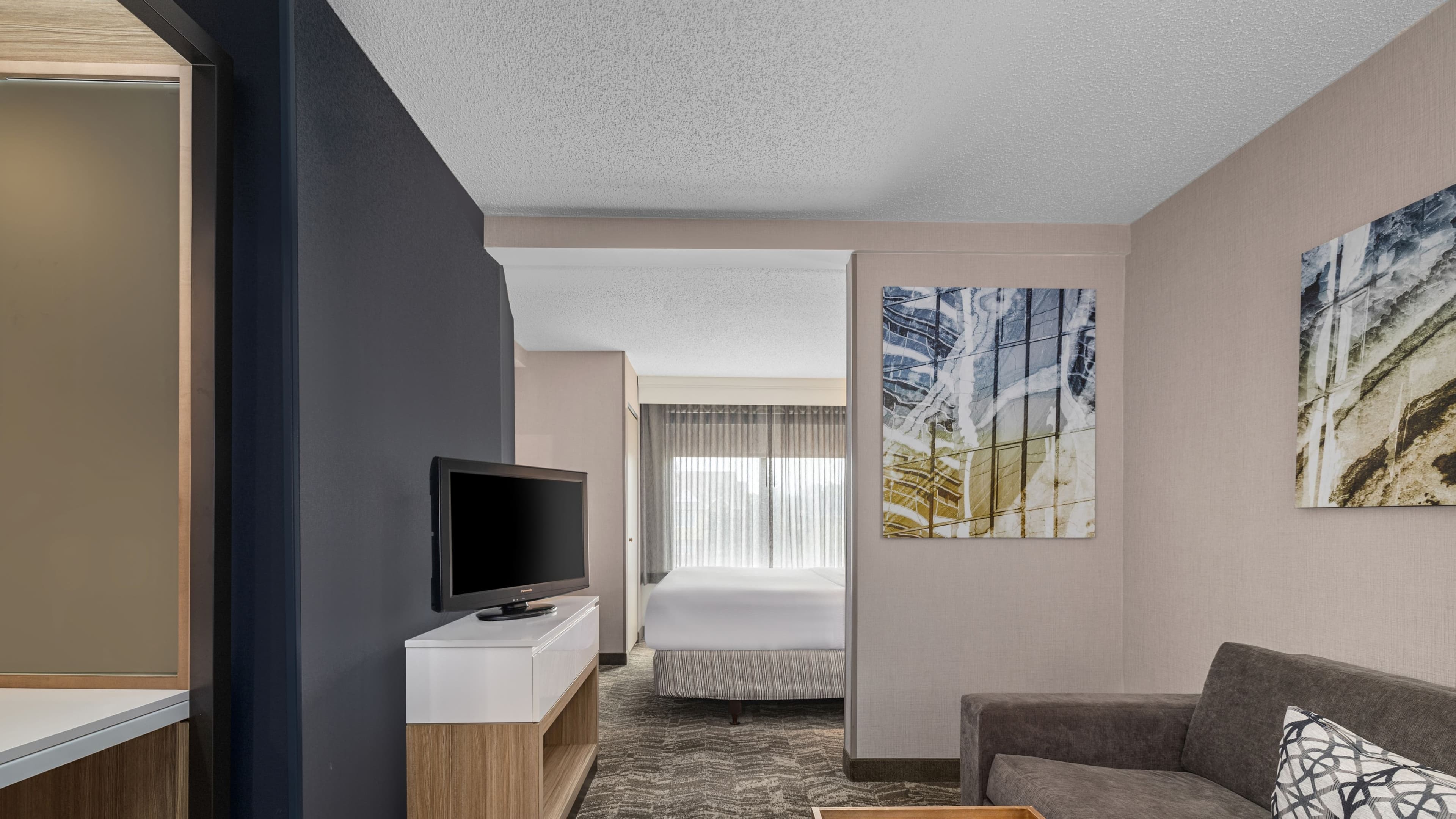 Executive King - Image 1