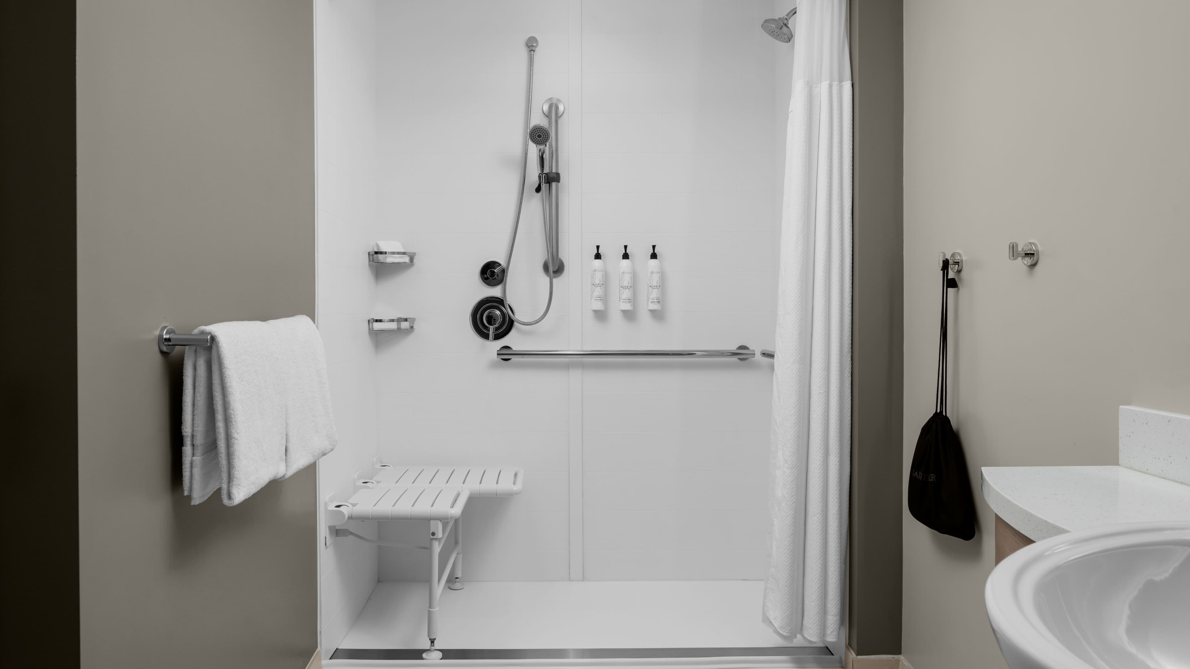 Studio Suite - Image 8