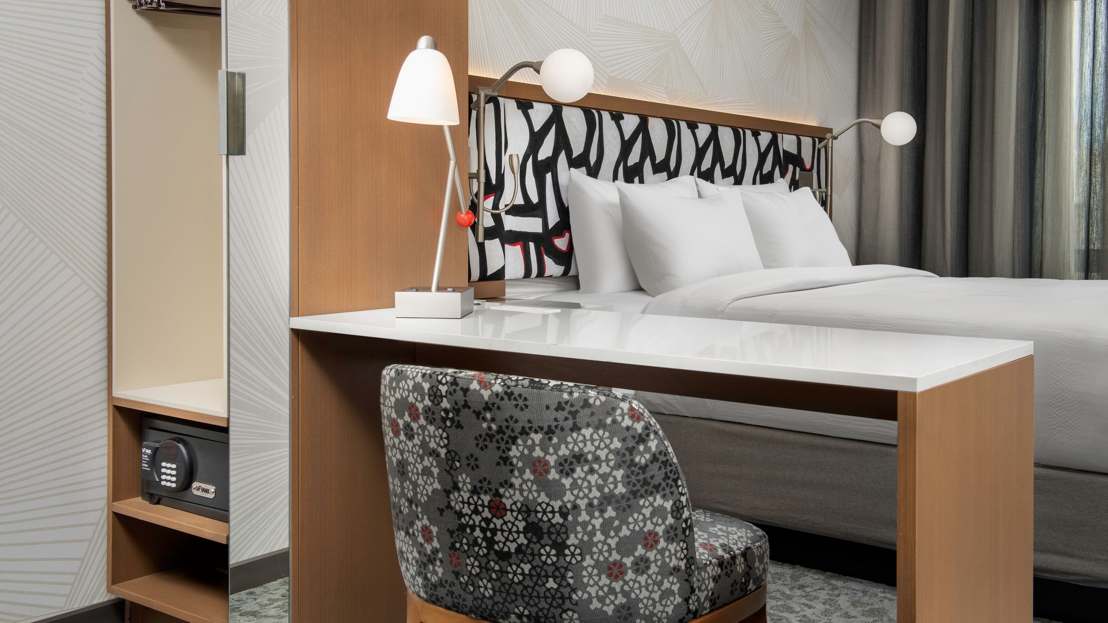 Standard King Room - Image 4