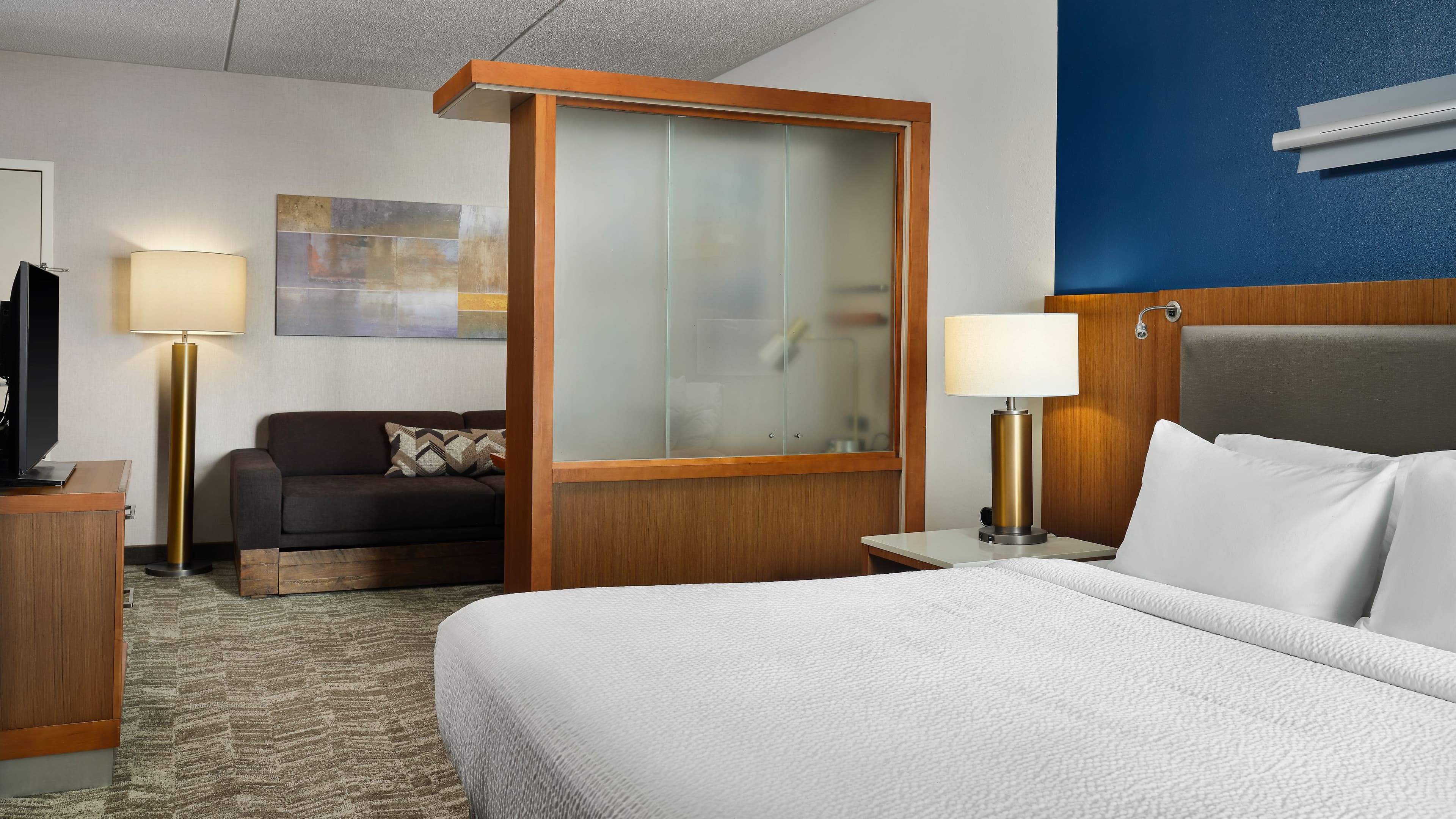 Studio,One King - Image 1