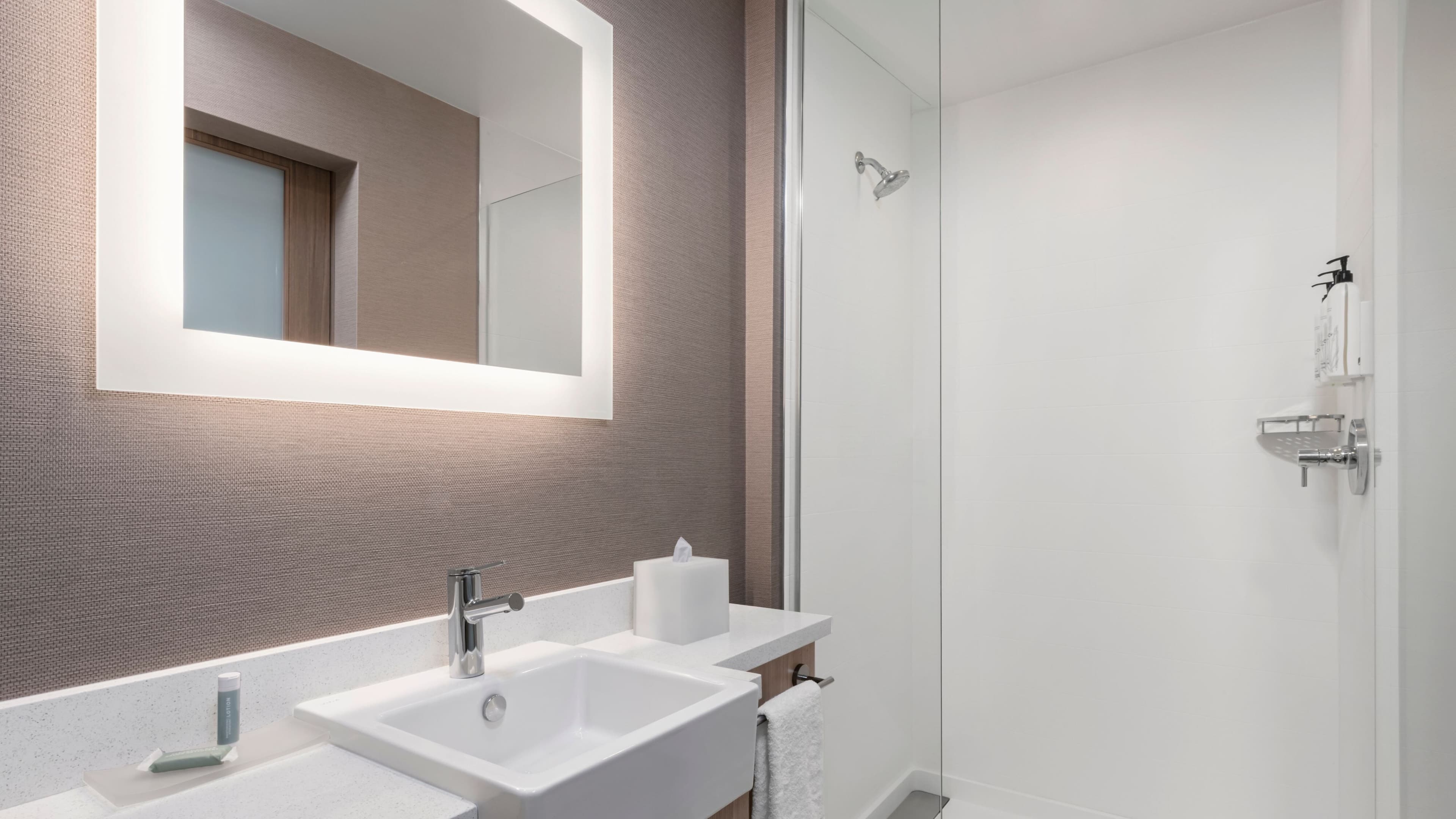 1 King Studio Suite - Image 4