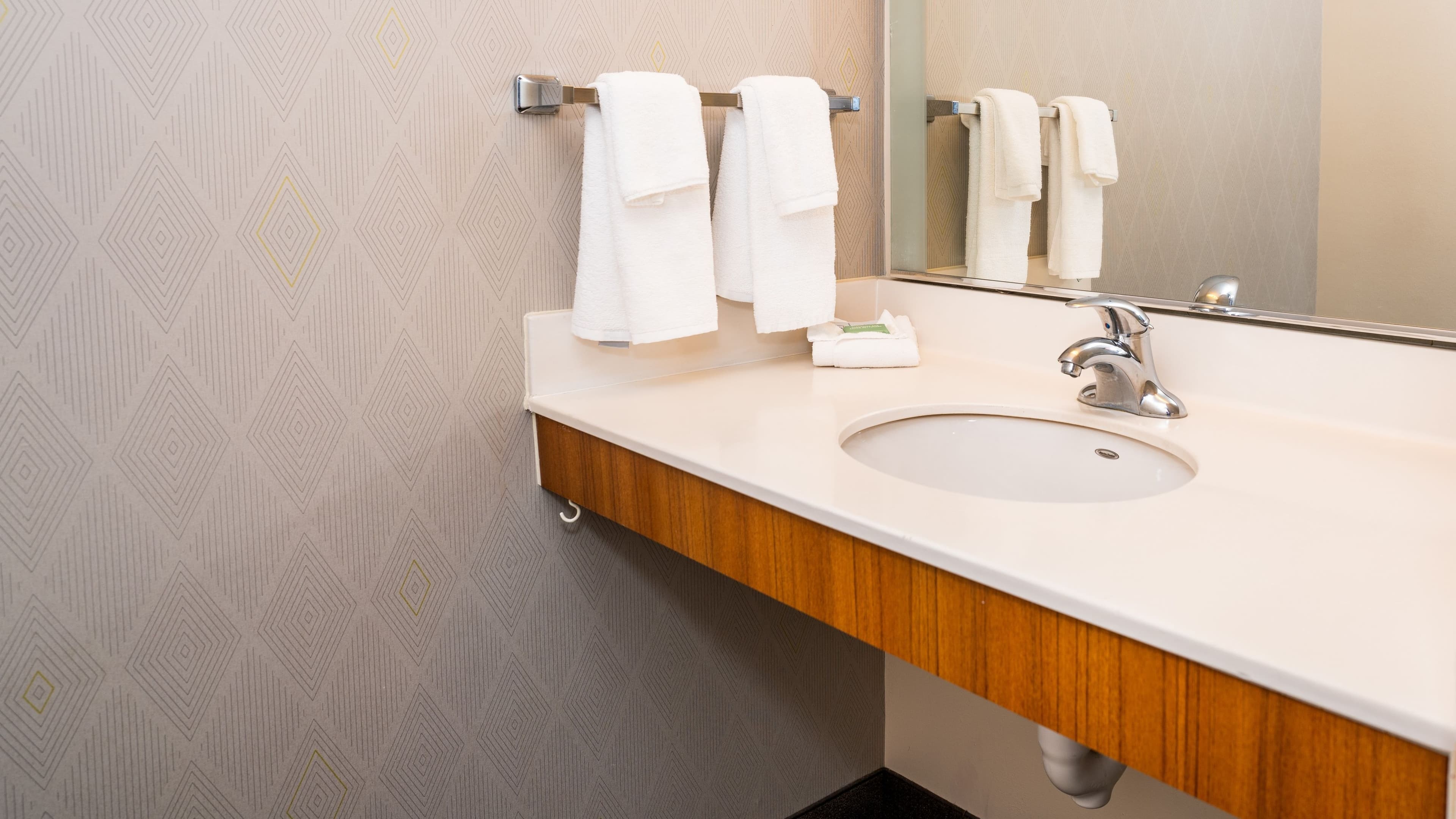 King Suite - Image 4