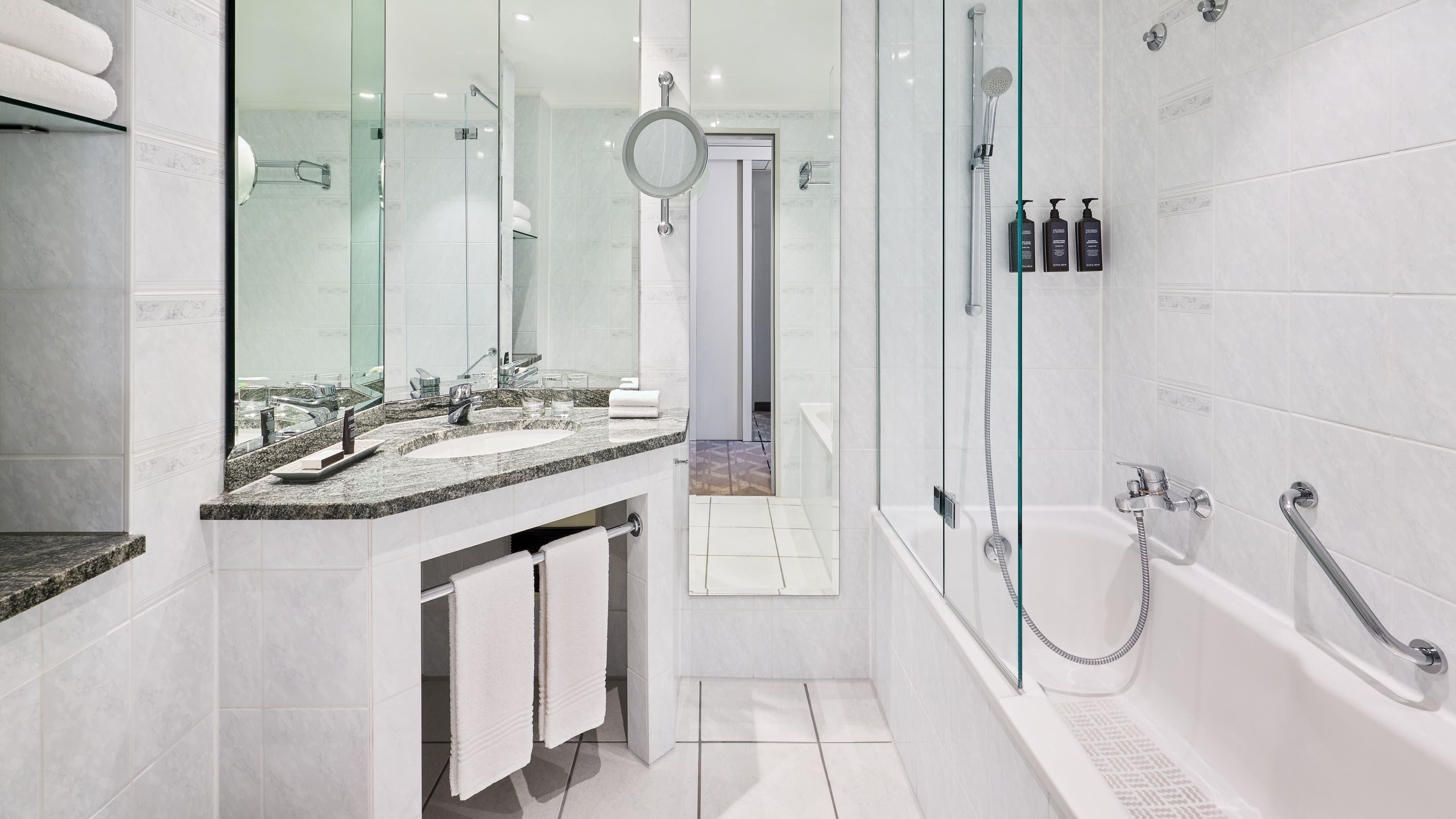 Superior Room - Image 9