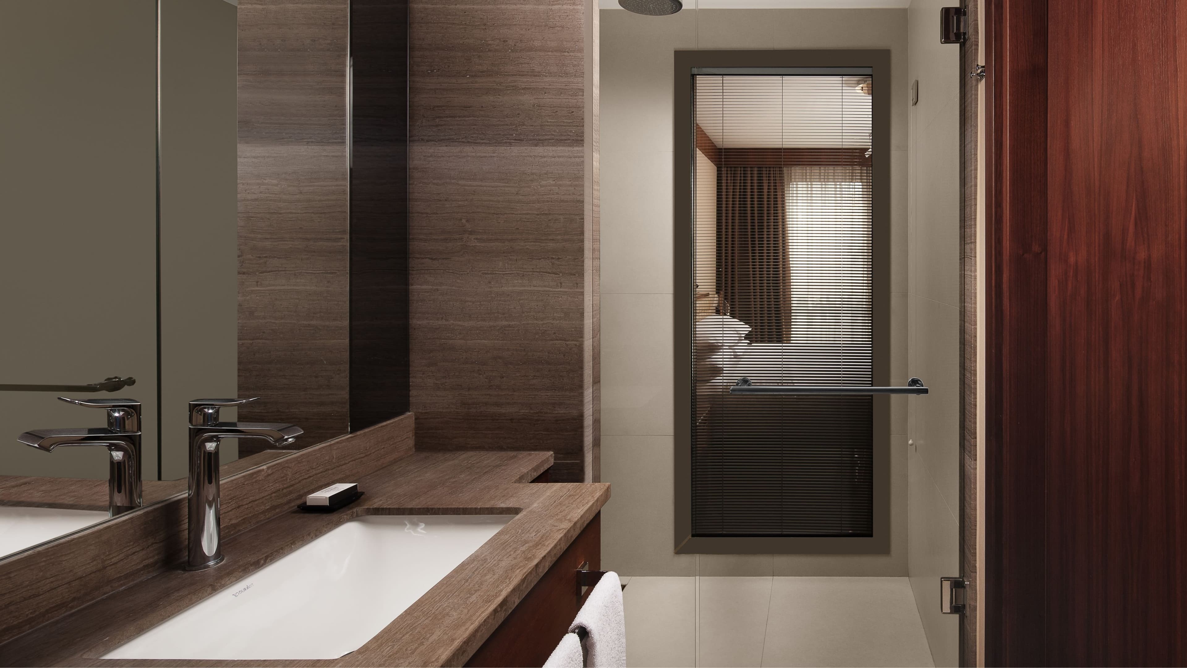 Deluxe Guest room - Image 4