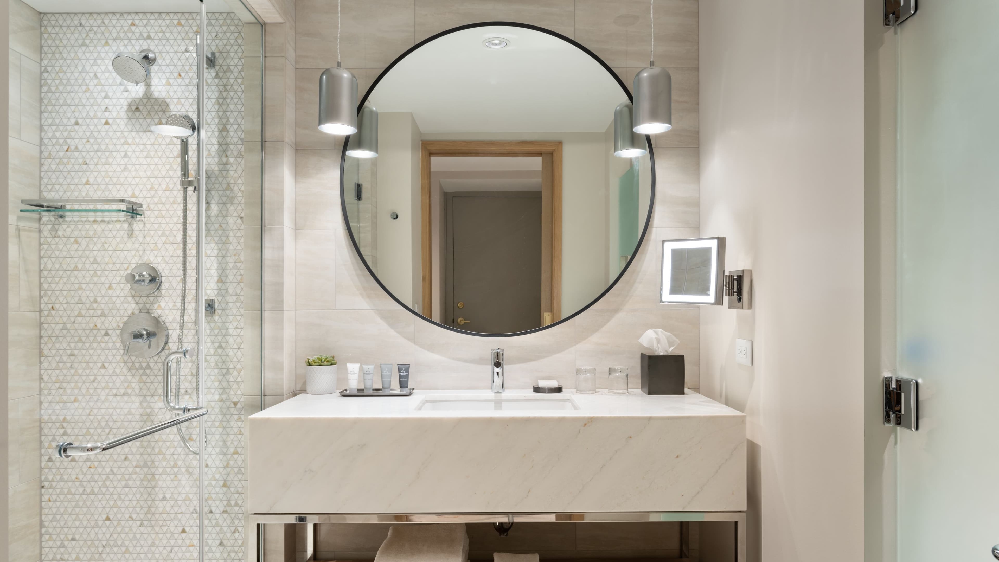 Deluxe Guest room - Image 3