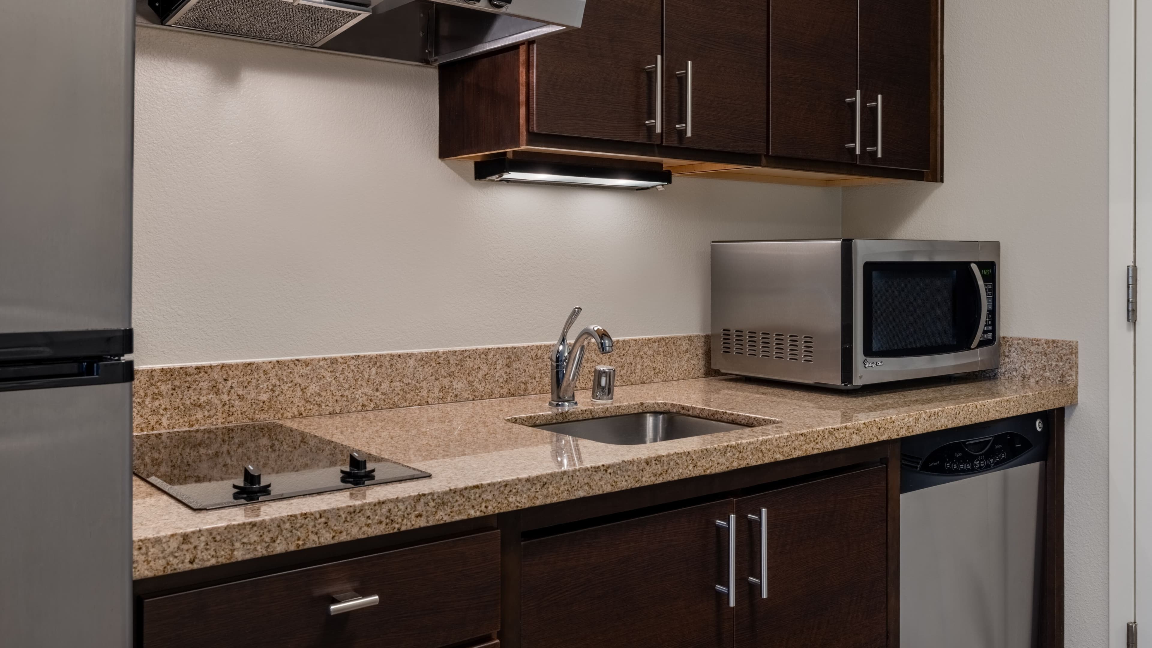 Studio King Suite - Image 7