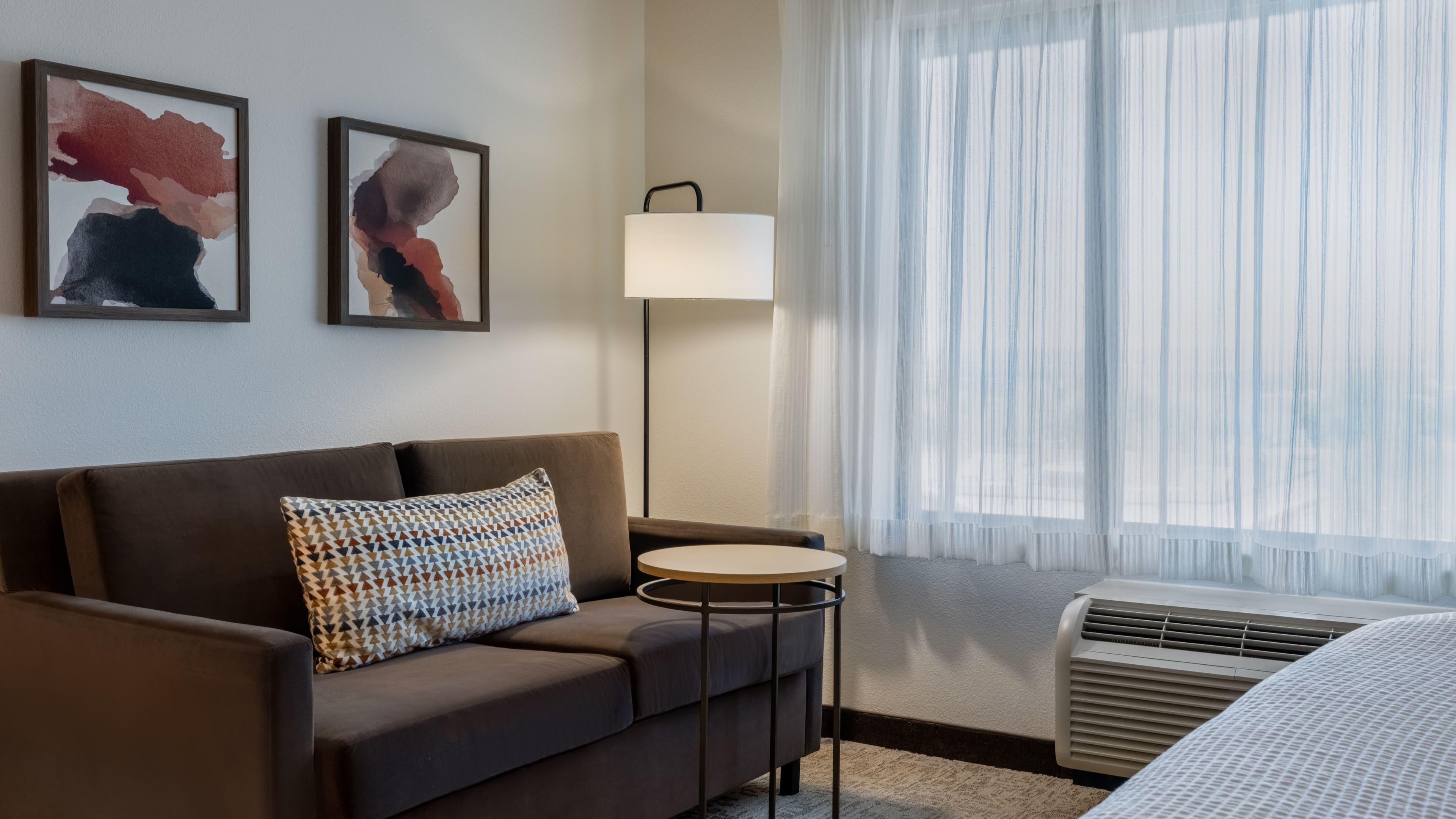 Studio King Suite - Image 5