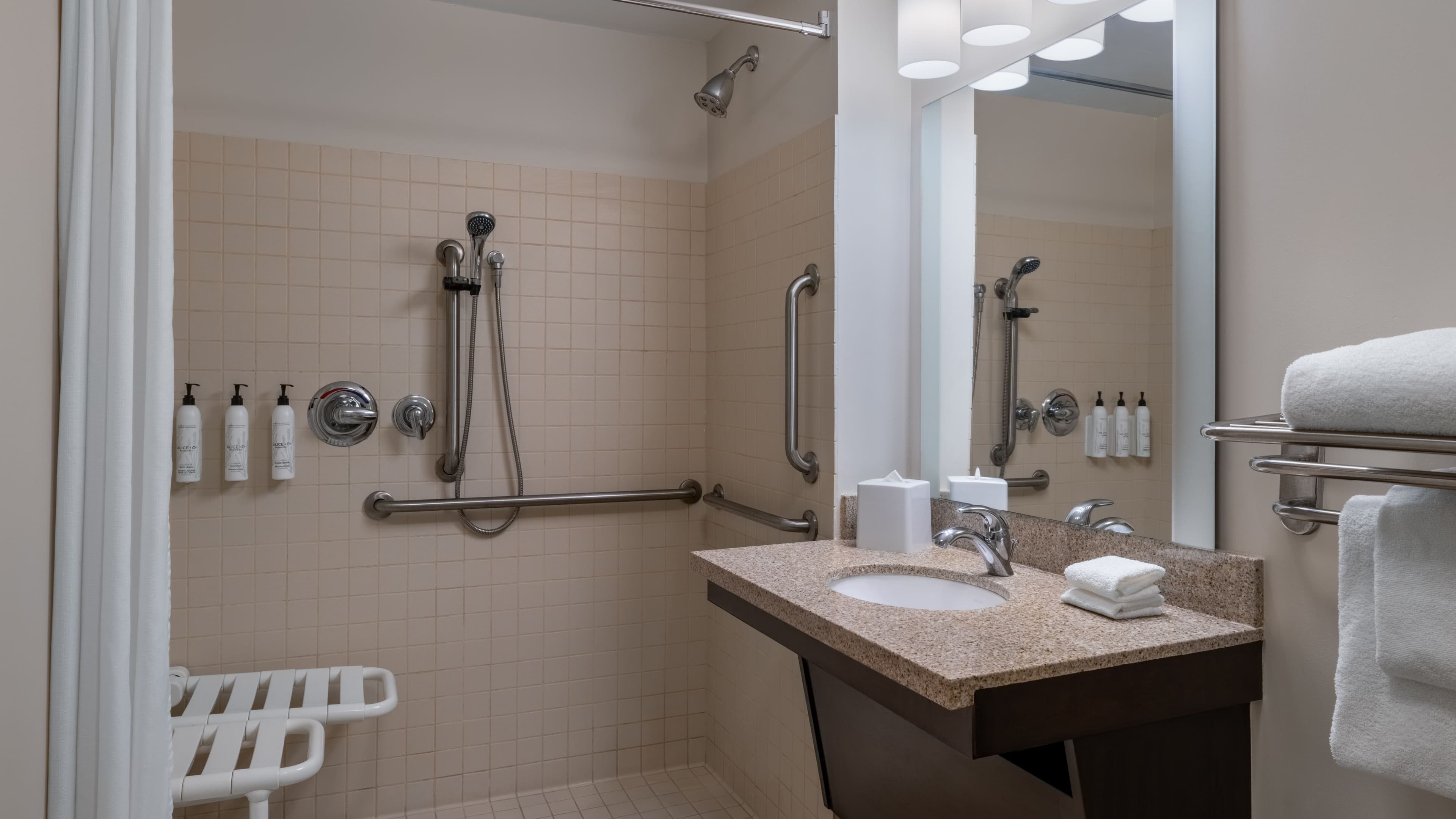 Studio King Suite - Image 10